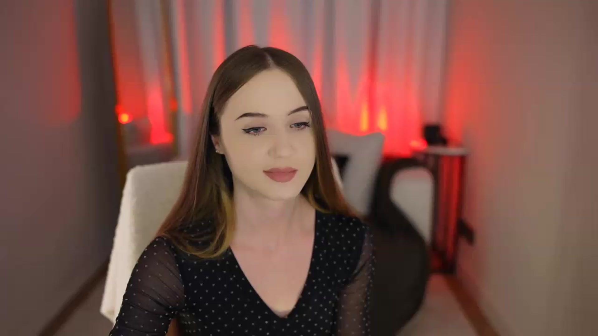 Gallery image thumbnail from Innocent_Soul's myfreecams stream on, 06/08/2026, 16:37 image 19 of 20