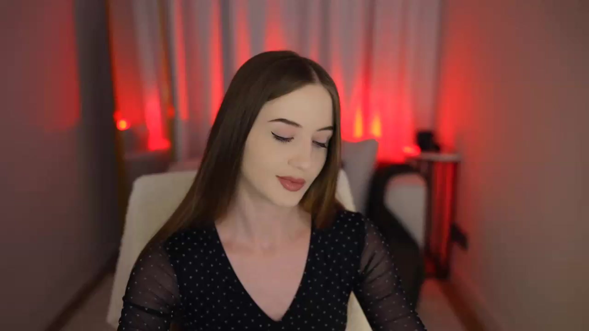Gallery image thumbnail from Innocent_Soul's myfreecams stream on, 06/08/2026, 19:10 image 8 of 20