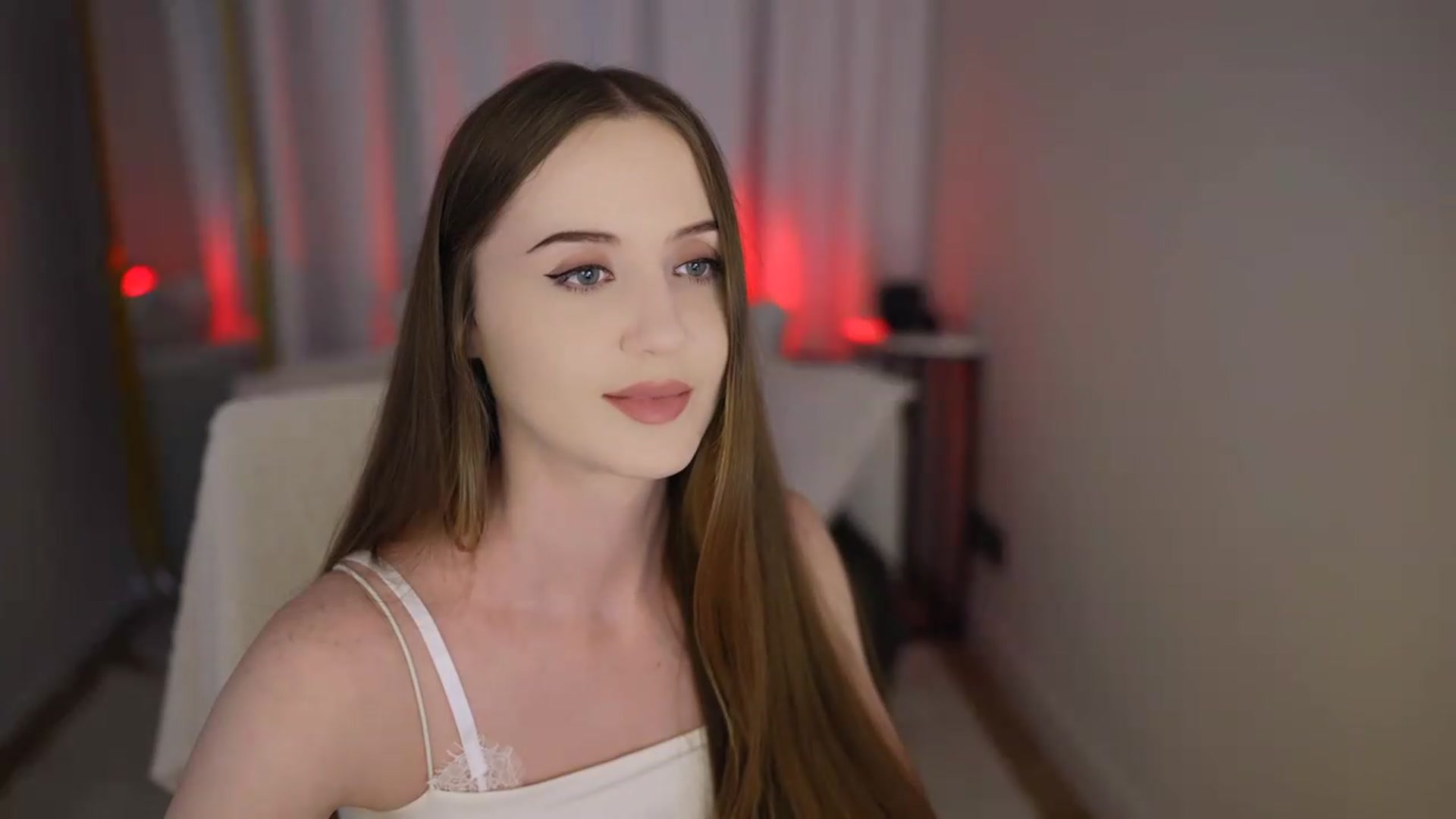 Gallery image thumbnail from Innocent_Soul's myfreecams stream on, 06/14/2026, 16:38 image 15 of 20