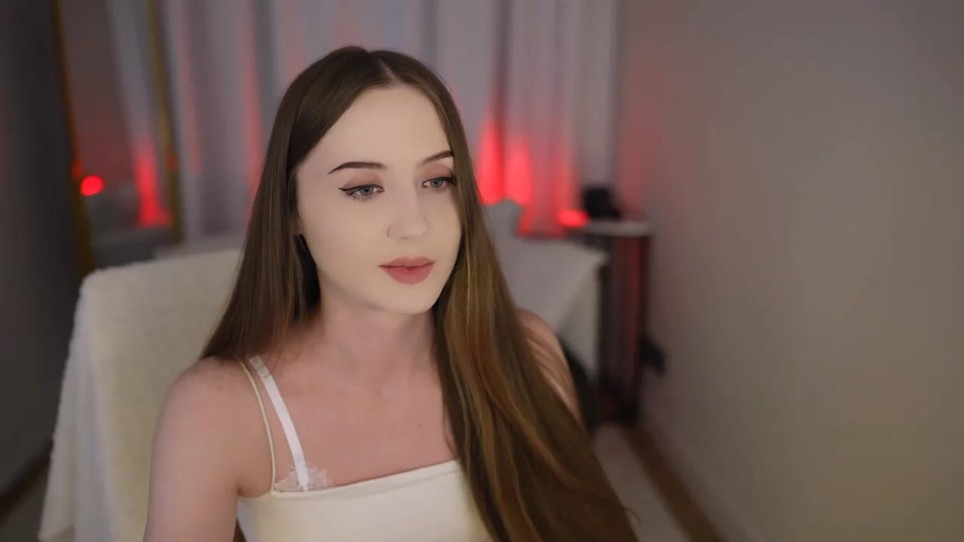 Gallery image thumbnail from Innocent_Soul's myfreecams stream on, 06/14/2026, 16:38 image 9 of 20
