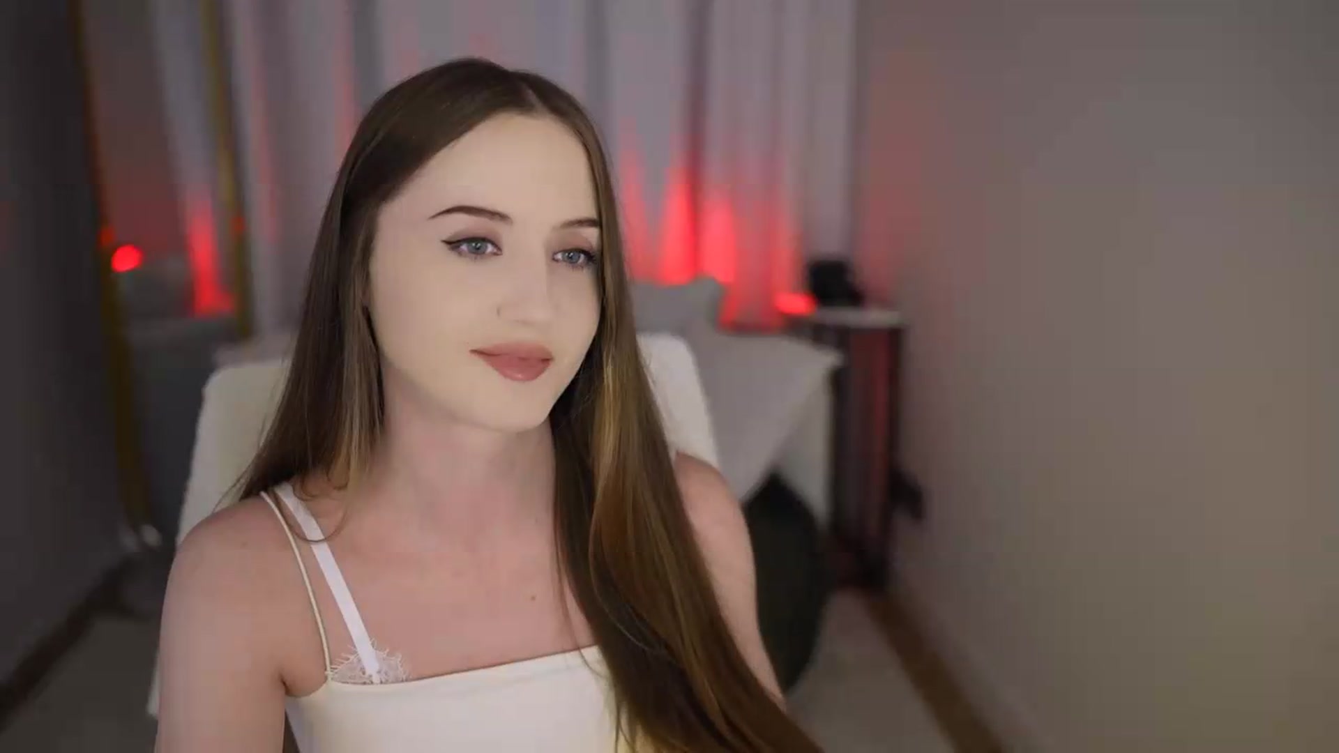 Gallery image thumbnail from Innocent_Soul's myfreecams stream on, 06/14/2026, 16:38 image 11 of 20