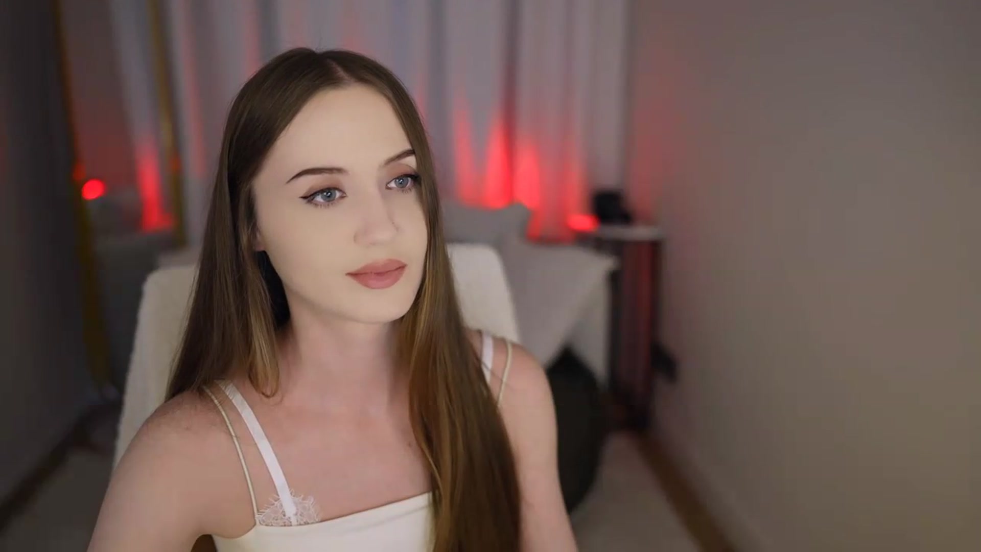 Gallery image thumbnail from Innocent_Soul's myfreecams stream on, 06/14/2026, 16:38 image 16 of 20