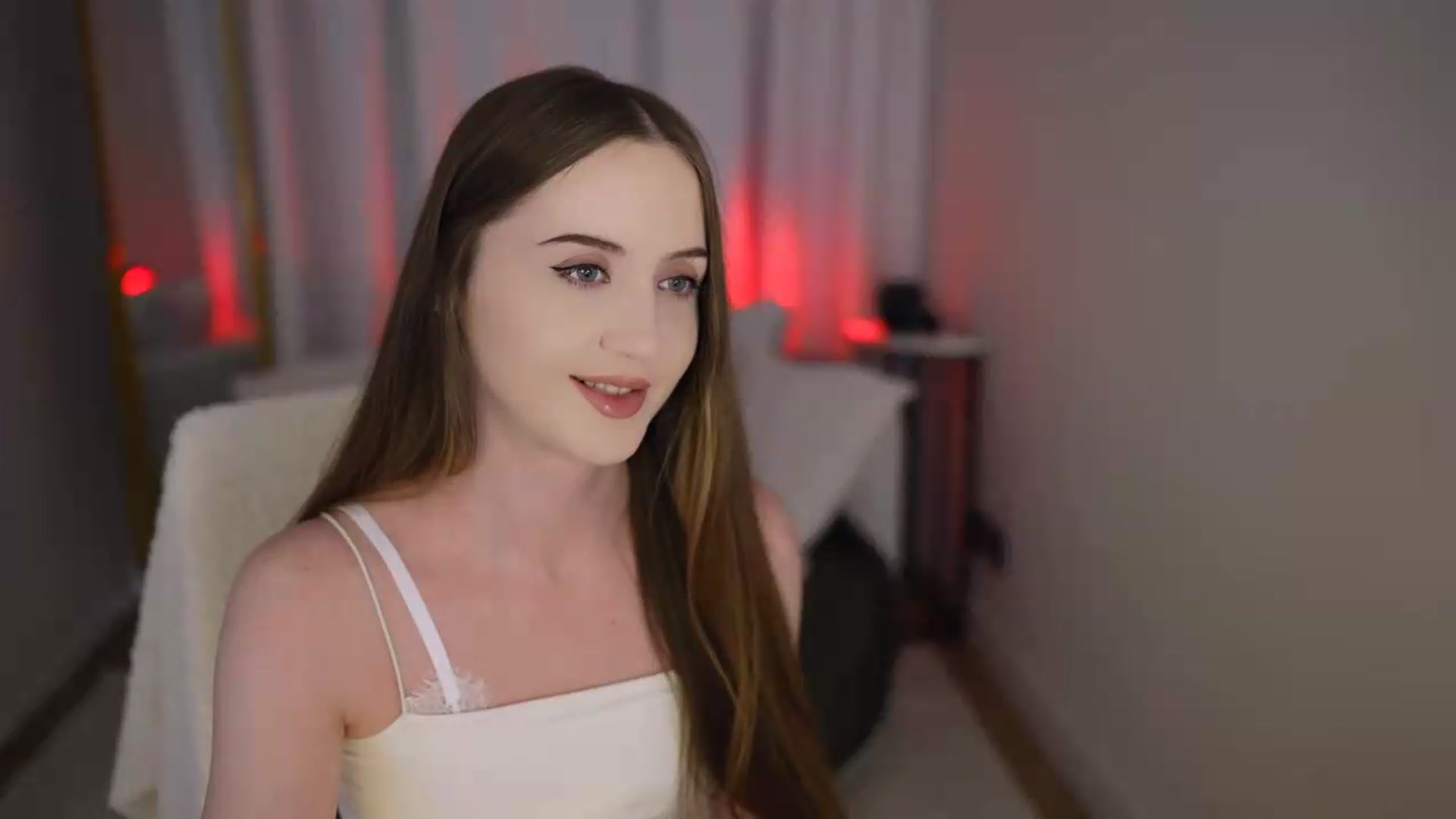 Gallery image thumbnail from Innocent_Soul's myfreecams stream on, 06/14/2026, 16:38 image 12 of 20