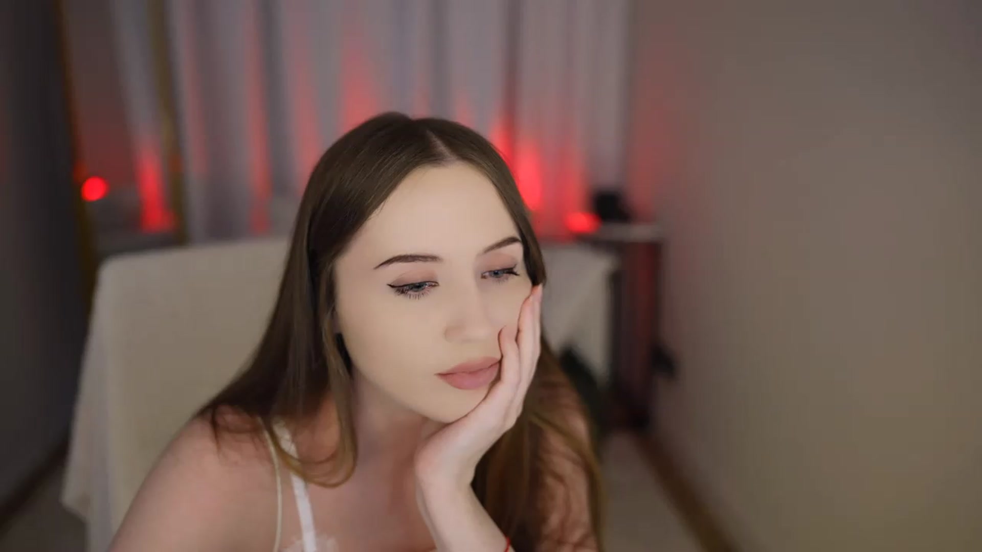 Gallery image thumbnail from Innocent_Soul's myfreecams stream on, 06/14/2026, 16:38 image 17 of 20