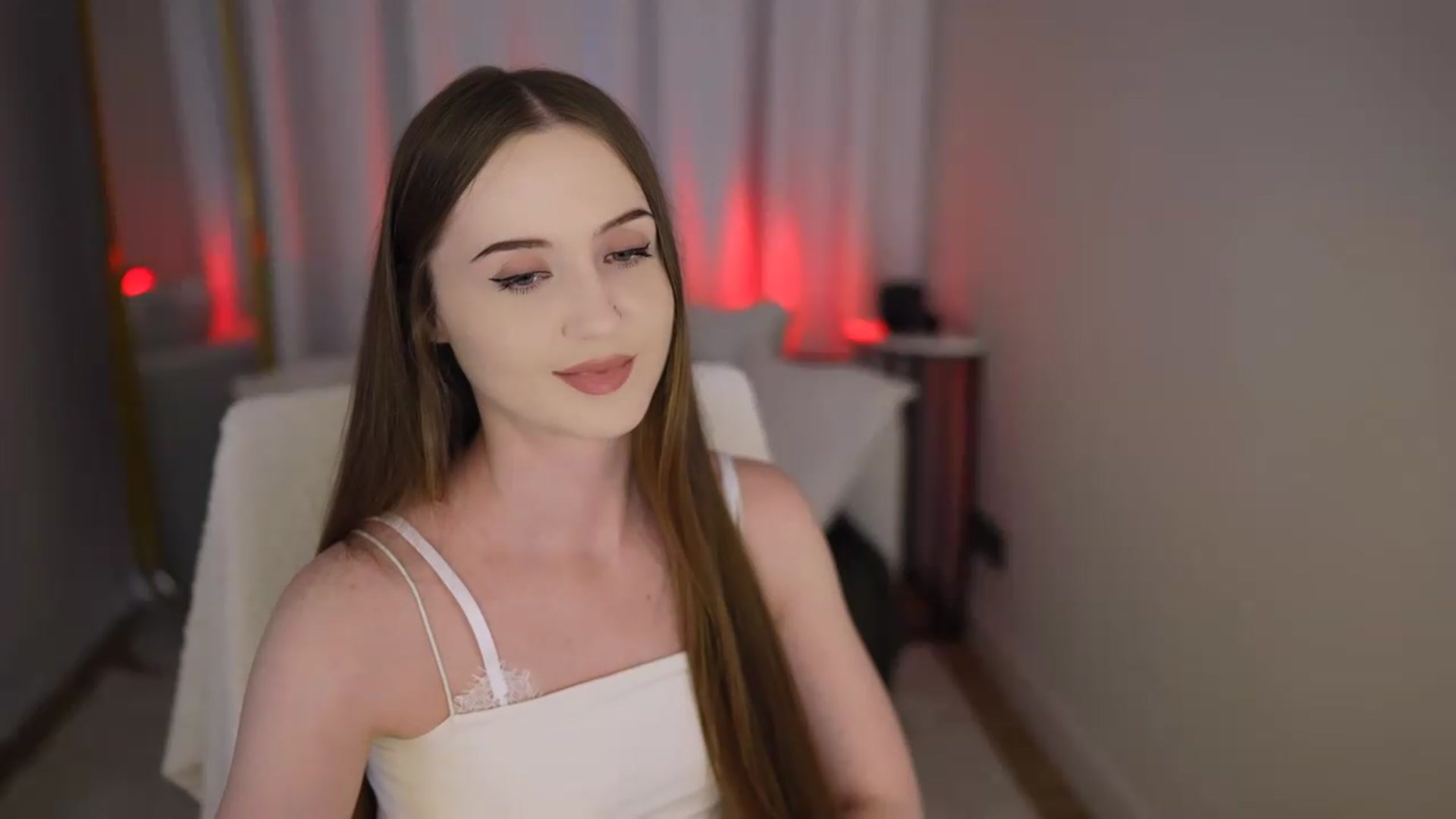 Gallery image thumbnail from Innocent_Soul's myfreecams stream on, 06/14/2026, 16:38 image 14 of 20