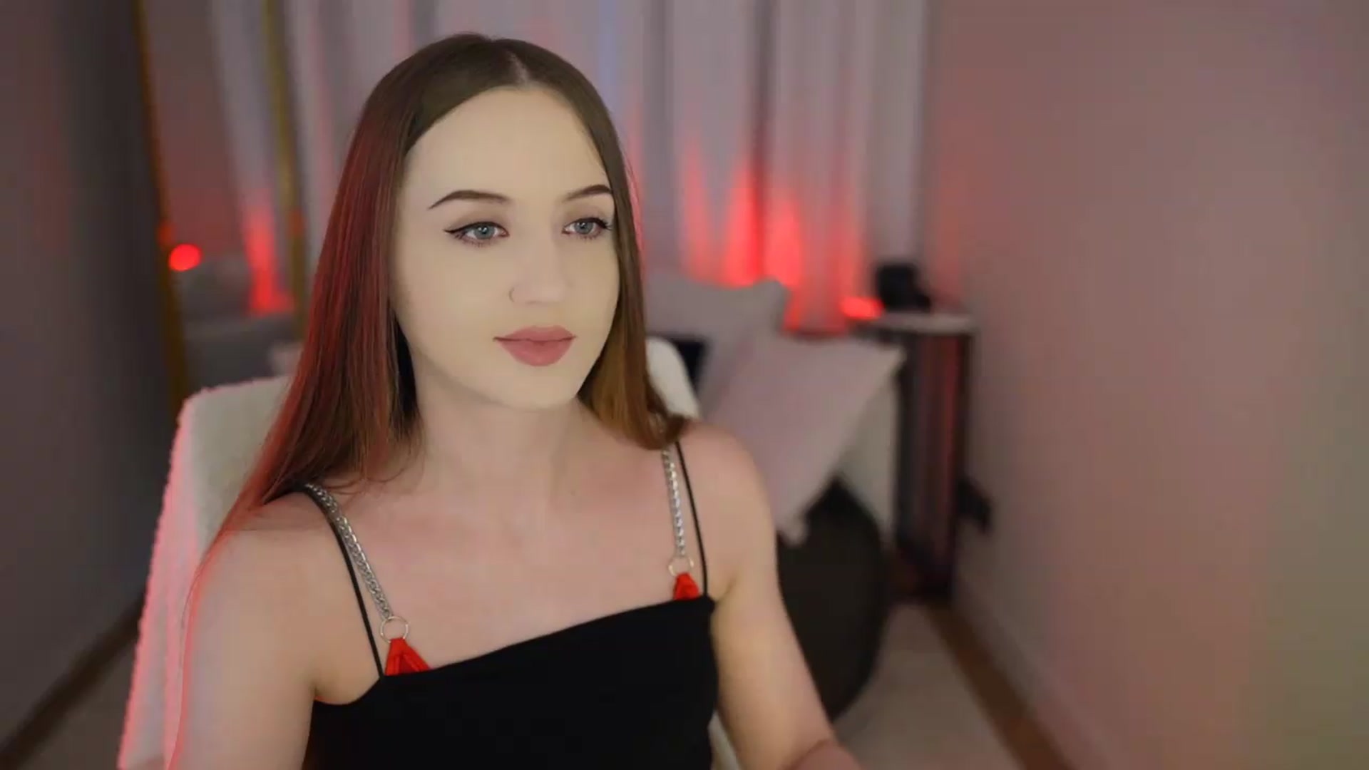 Gallery image thumbnail from Innocent_Soul's myfreecams stream on, 06/15/2026, 14:02 image 14 of 20