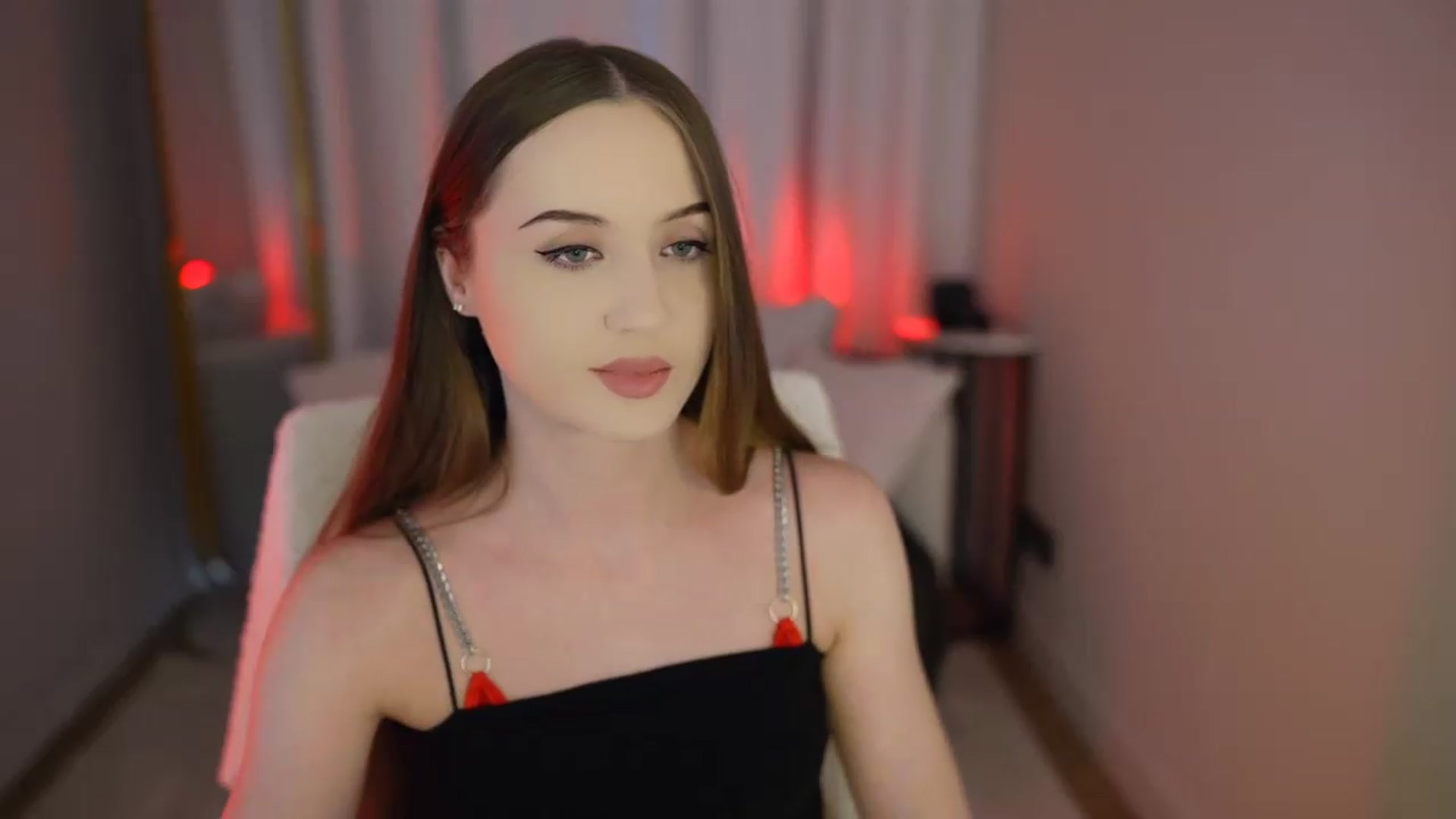 Gallery image thumbnail from Innocent_Soul's myfreecams stream on, 06/15/2026, 14:02 image 19 of 20