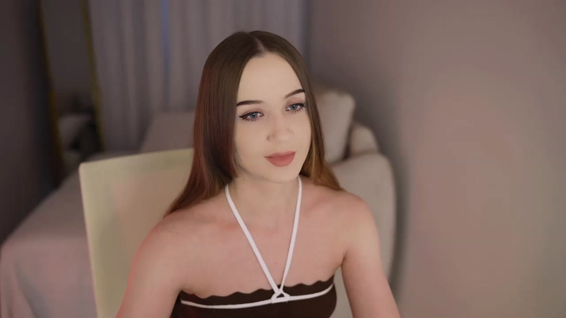 Gallery image thumbnail from Innocent_Soul's myfreecams stream on, 06/30/2026, 16:06 image 4 of 20