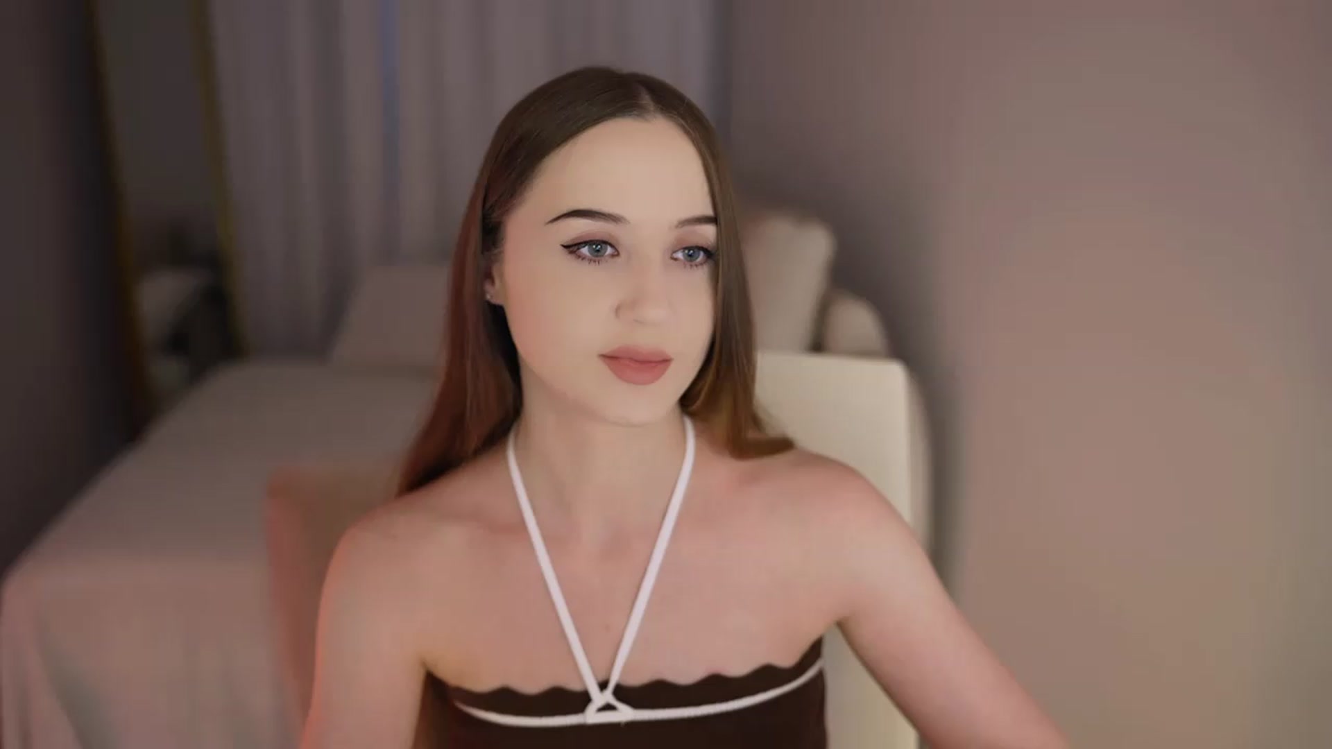 Gallery image thumbnail from Innocent_Soul's myfreecams stream on, 06/30/2026, 16:06 image 18 of 20