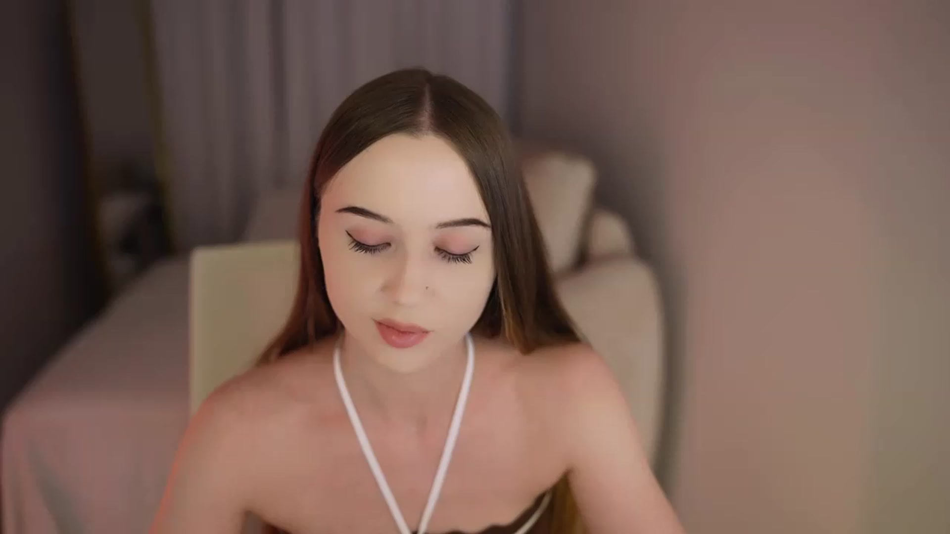 Gallery image thumbnail from Innocent_Soul's myfreecams stream on, 06/30/2026, 18:32 image 19 of 20