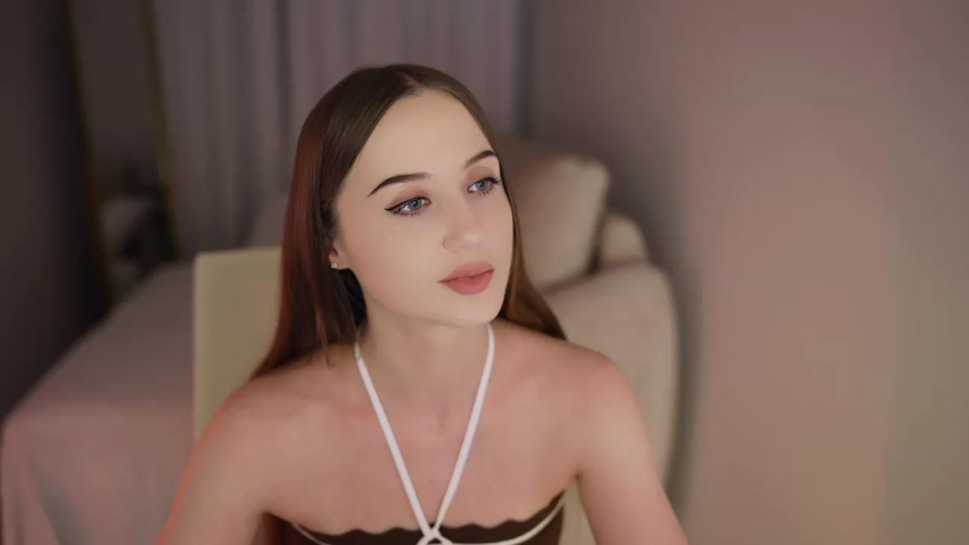 Gallery image thumbnail from Innocent_Soul's myfreecams stream on, 06/30/2026, 18:32 image 18 of 20