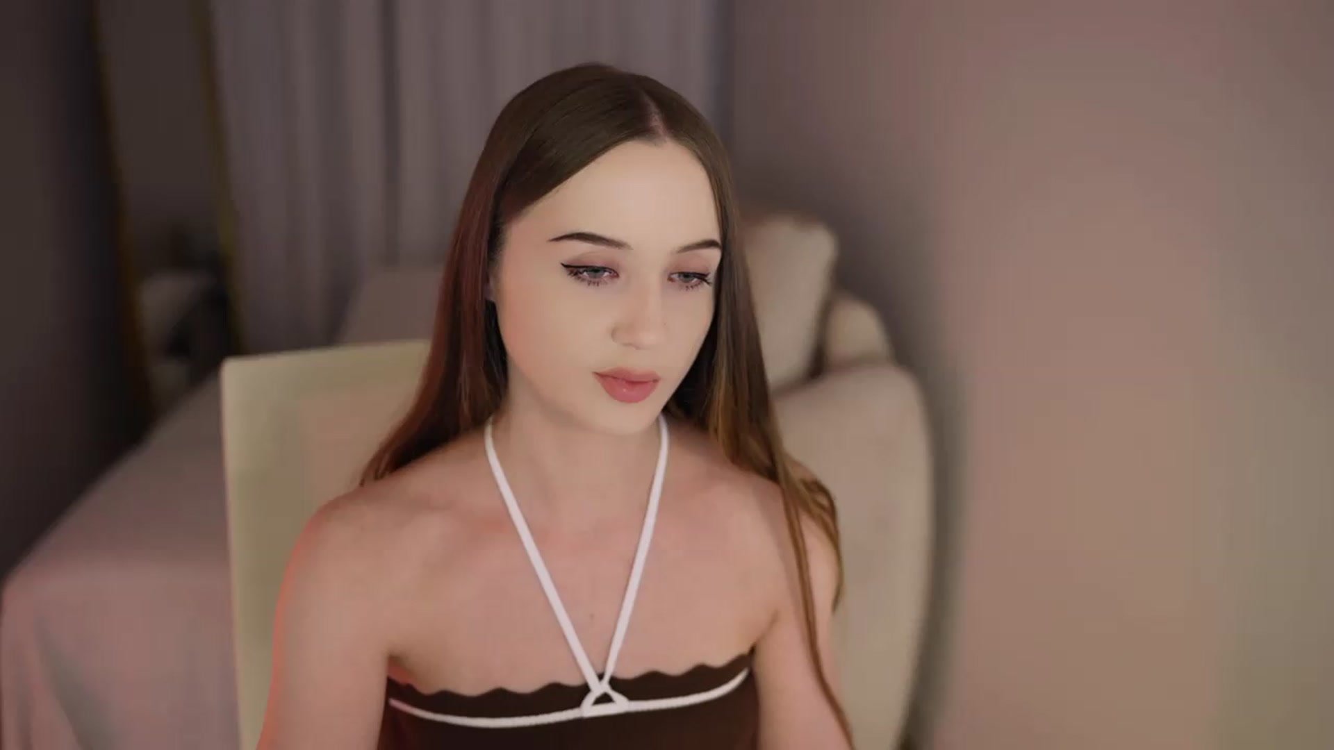 Gallery image thumbnail from Innocent_Soul's myfreecams stream on, 06/30/2026, 18:32 image 15 of 20