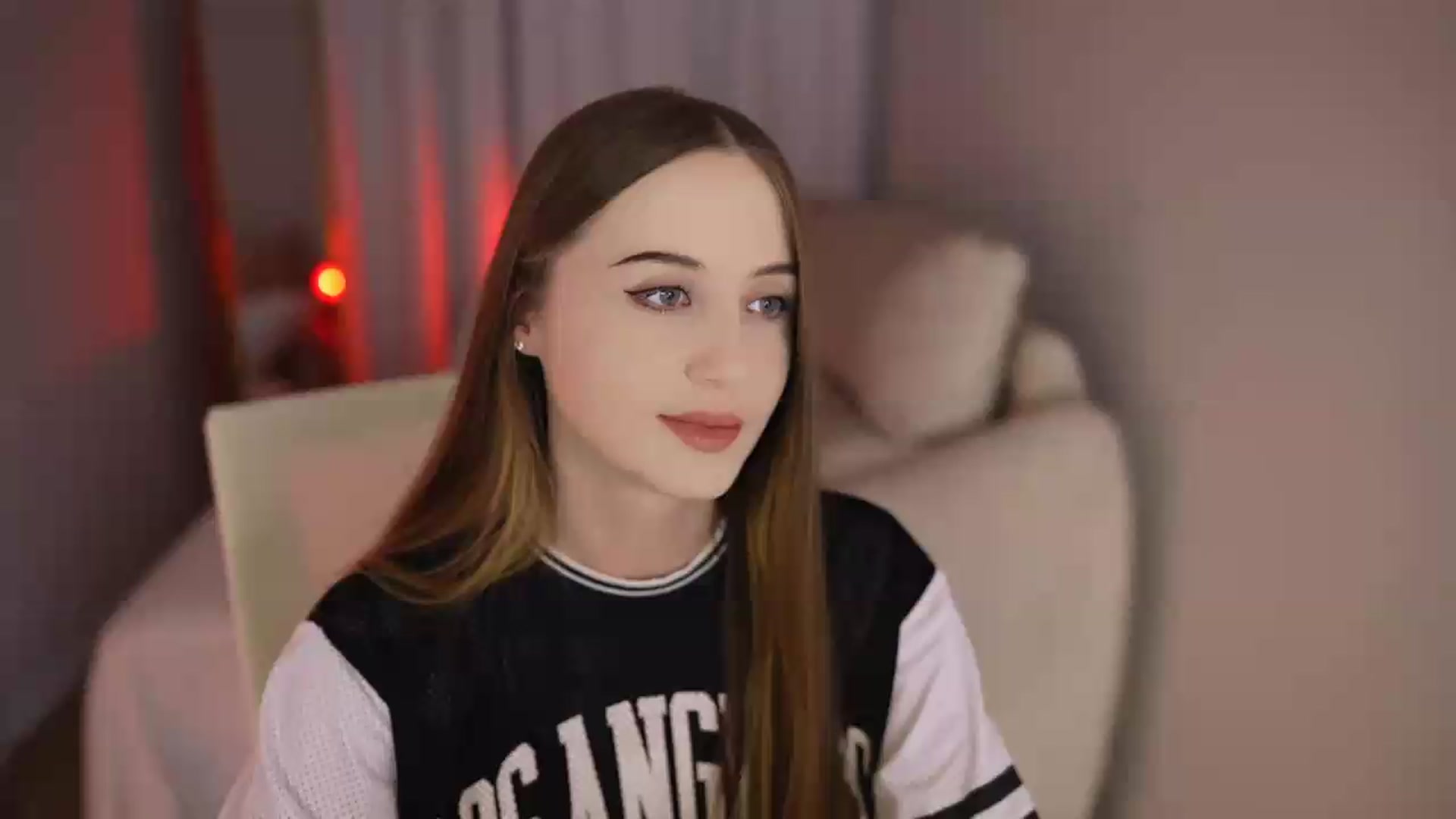 Gallery image thumbnail from Innocent_Soul's myfreecams stream on, 07/01/2026, 17:41 image 2 of 20