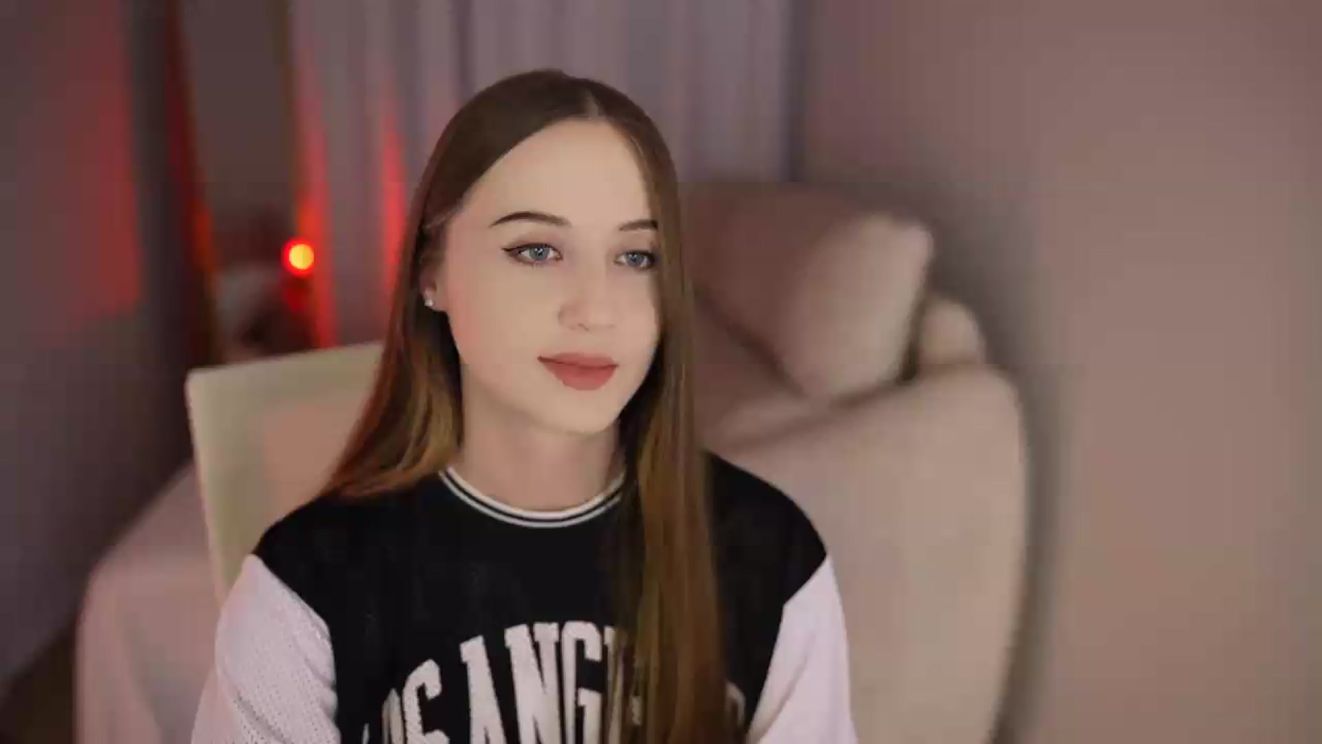 Gallery image thumbnail from Innocent_Soul's myfreecams stream on, 07/01/2026, 17:41 image 12 of 20