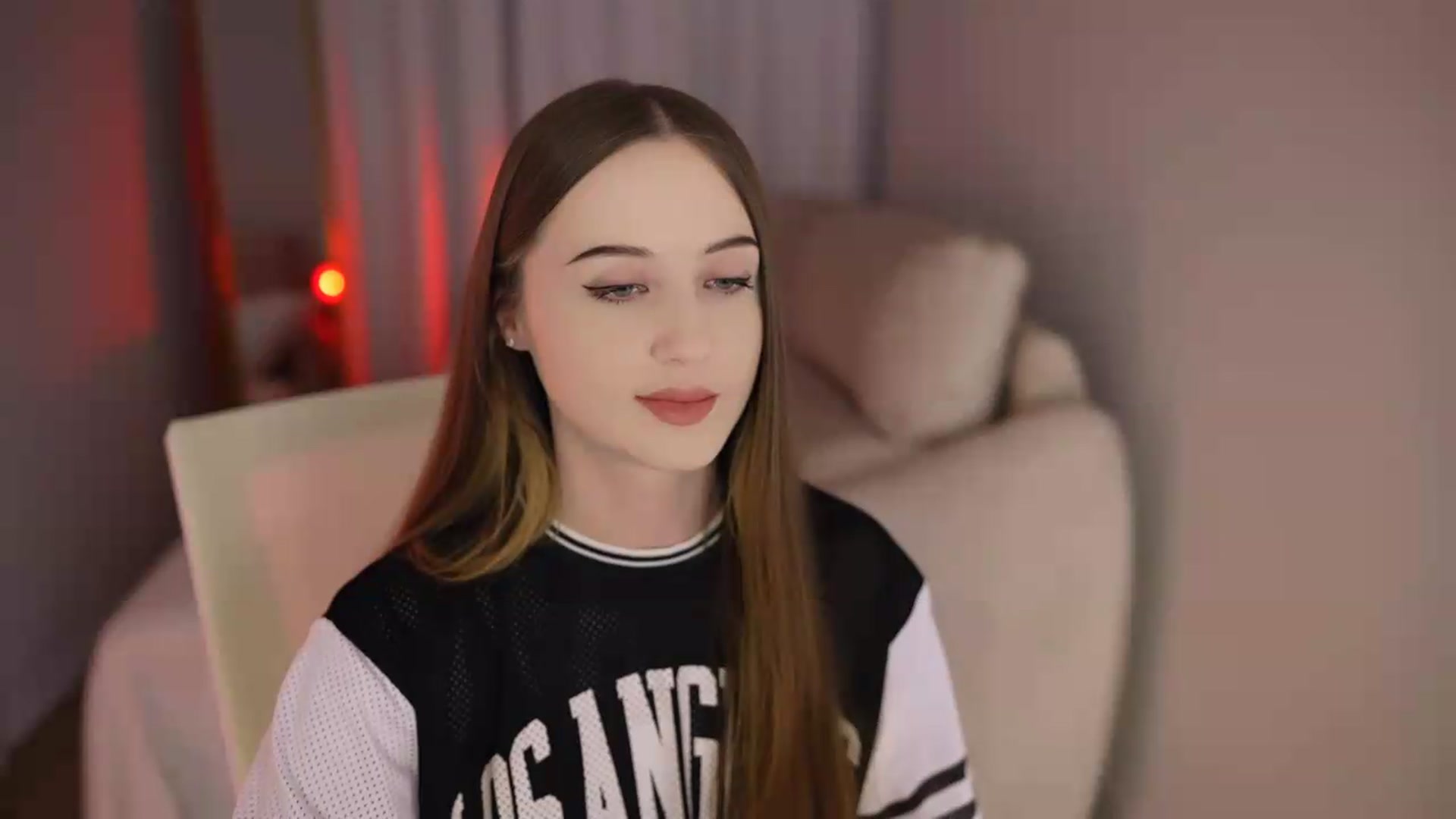 Gallery image thumbnail from Innocent_Soul's myfreecams stream on, 07/01/2026, 17:41 image 14 of 20