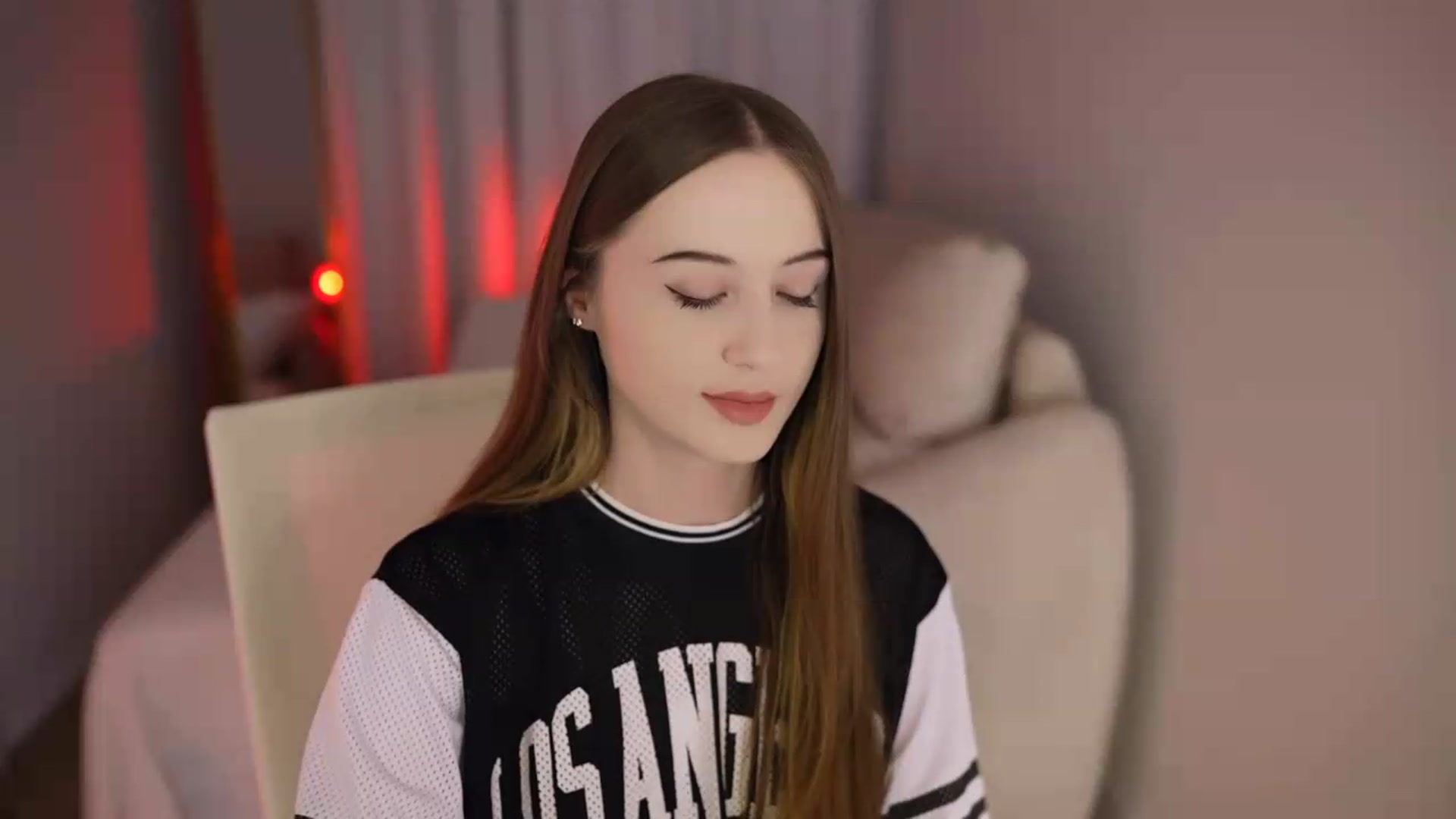 Gallery image thumbnail from Innocent_Soul's myfreecams stream on, 07/01/2026, 17:41 image 10 of 20