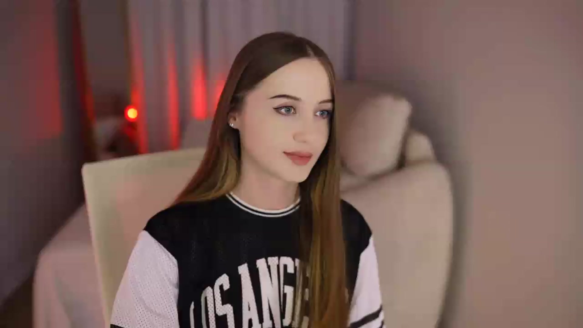 Gallery image thumbnail from Innocent_Soul's myfreecams stream on, 07/01/2026, 17:41 image 11 of 20