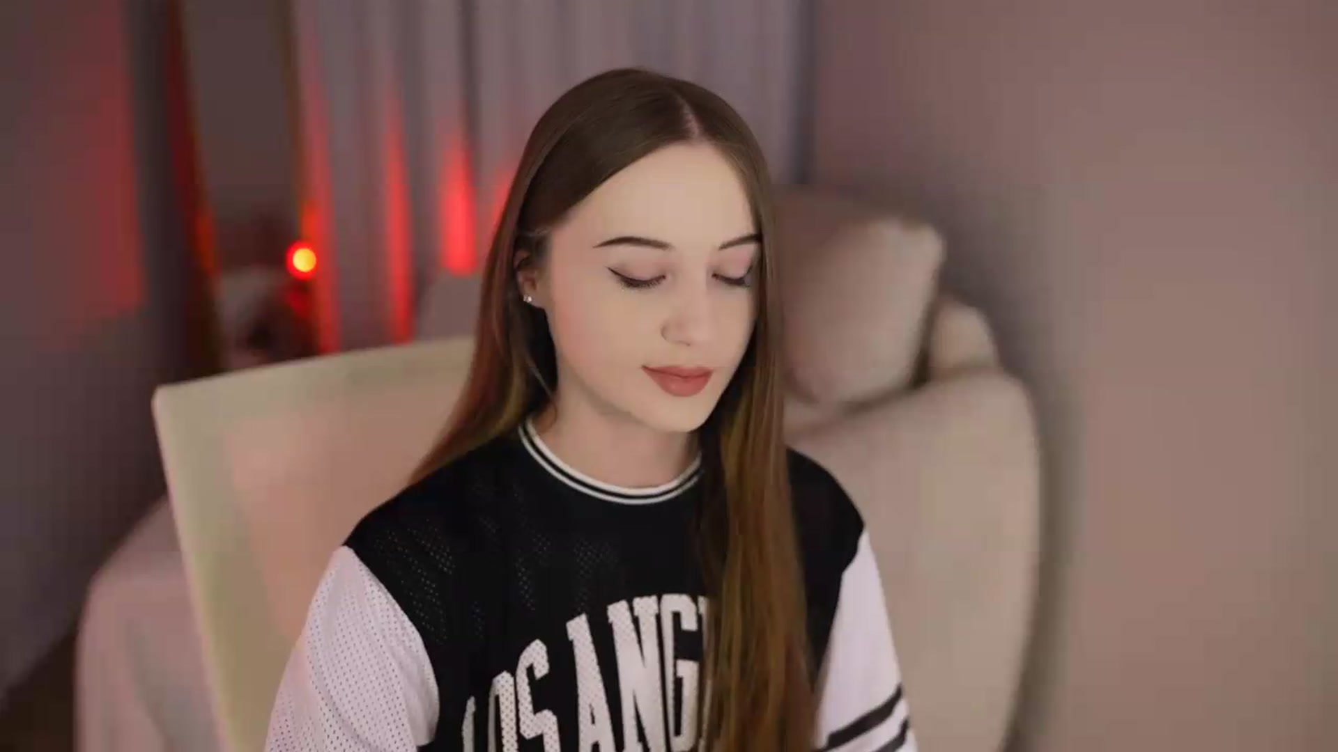 Gallery image thumbnail from Innocent_Soul's myfreecams stream on, 07/01/2026, 17:41 image 16 of 20