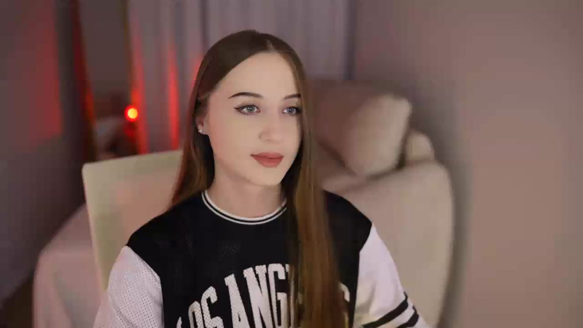 Gallery image thumbnail from Innocent_Soul's myfreecams stream on, 07/01/2026, 17:41 image 6 of 20