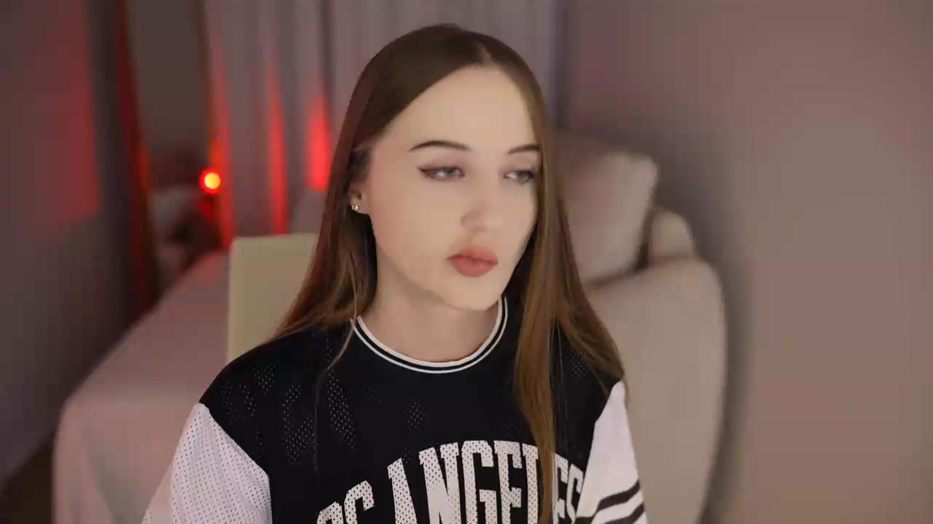 Gallery image thumbnail from Innocent_Soul's myfreecams stream on, 07/01/2026, 17:41 image 19 of 20