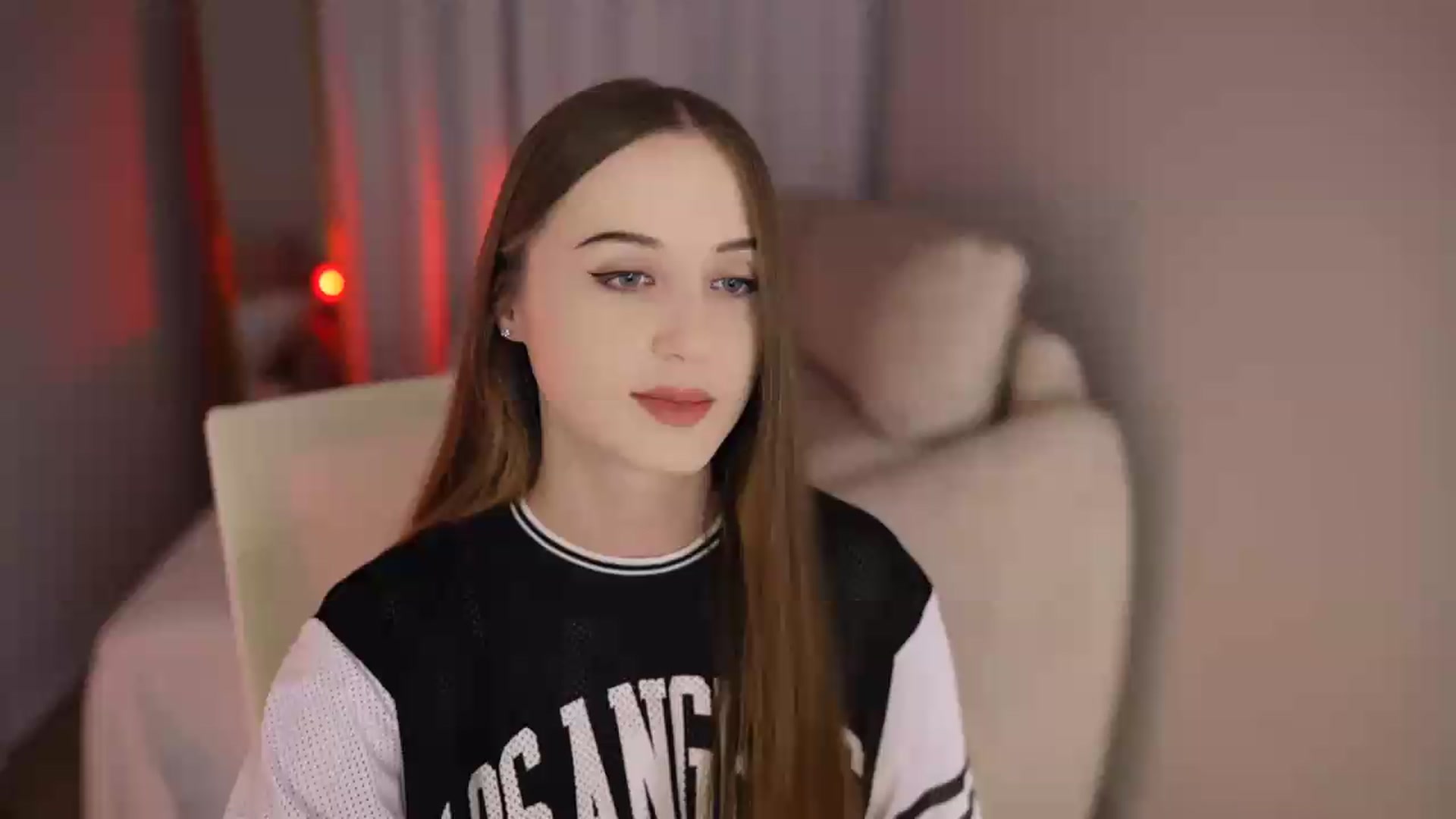 Gallery image thumbnail from Innocent_Soul's myfreecams stream on, 07/01/2026, 17:41 image 8 of 20