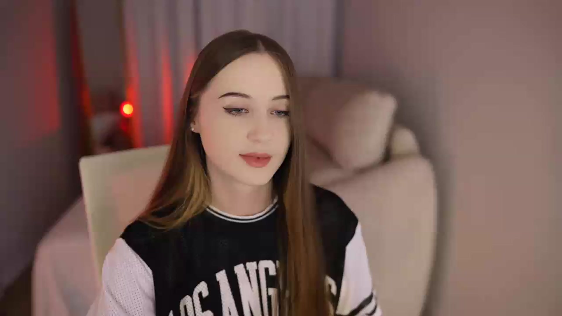 Gallery image thumbnail from Innocent_Soul's myfreecams stream on, 07/01/2026, 17:41 image 3 of 20