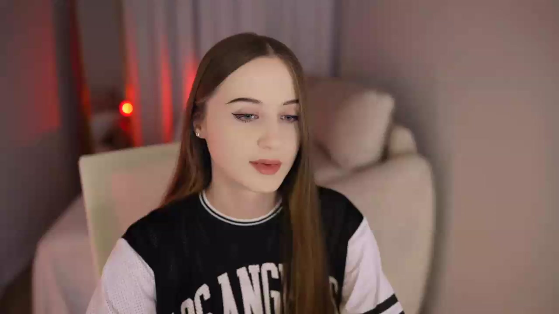 Gallery image thumbnail from Innocent_Soul's myfreecams stream on, 07/01/2026, 17:41 image 7 of 20