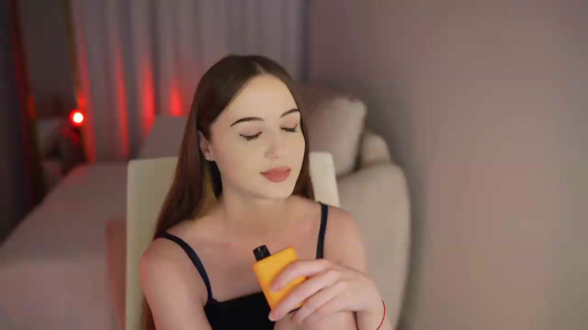 Gallery image thumbnail from Innocent_Soul's myfreecams stream on, 07/05/2026, 17:09 image 12 of 20