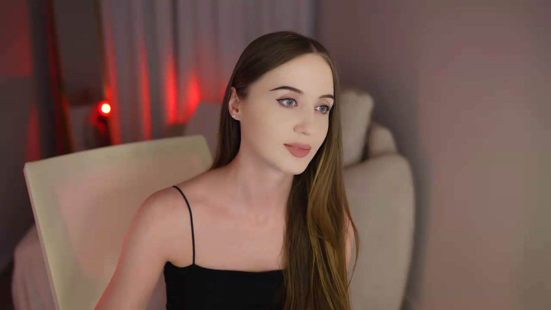 Gallery image thumbnail from Innocent_Soul's myfreecams stream on, 07/07/2026, 18:34 image 20 of 20