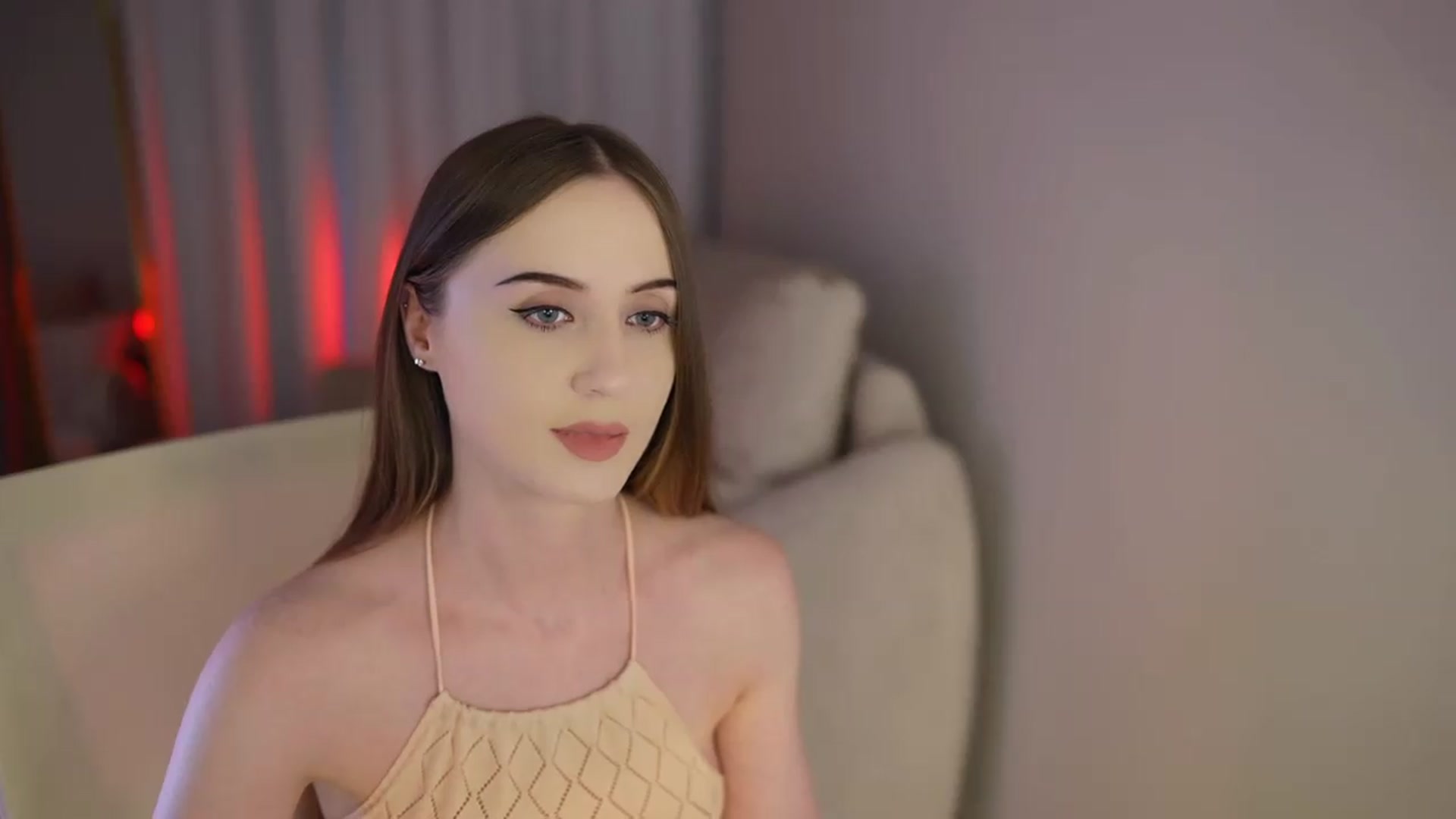 Gallery image thumbnail from Innocent_Soul's myfreecams stream on, 07/15/2026, 15:34 image 15 of 20