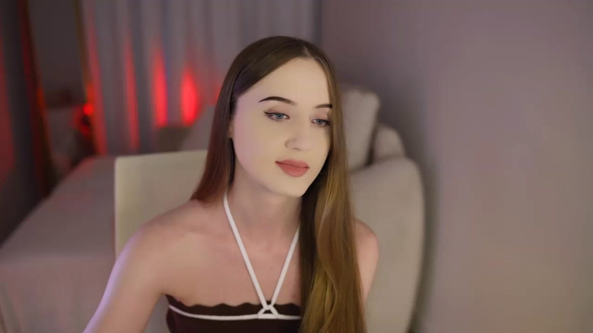 Gallery image thumbnail from Innocent_Soul's myfreecams stream on, 07/16/2026, 15:29 image 17 of 20