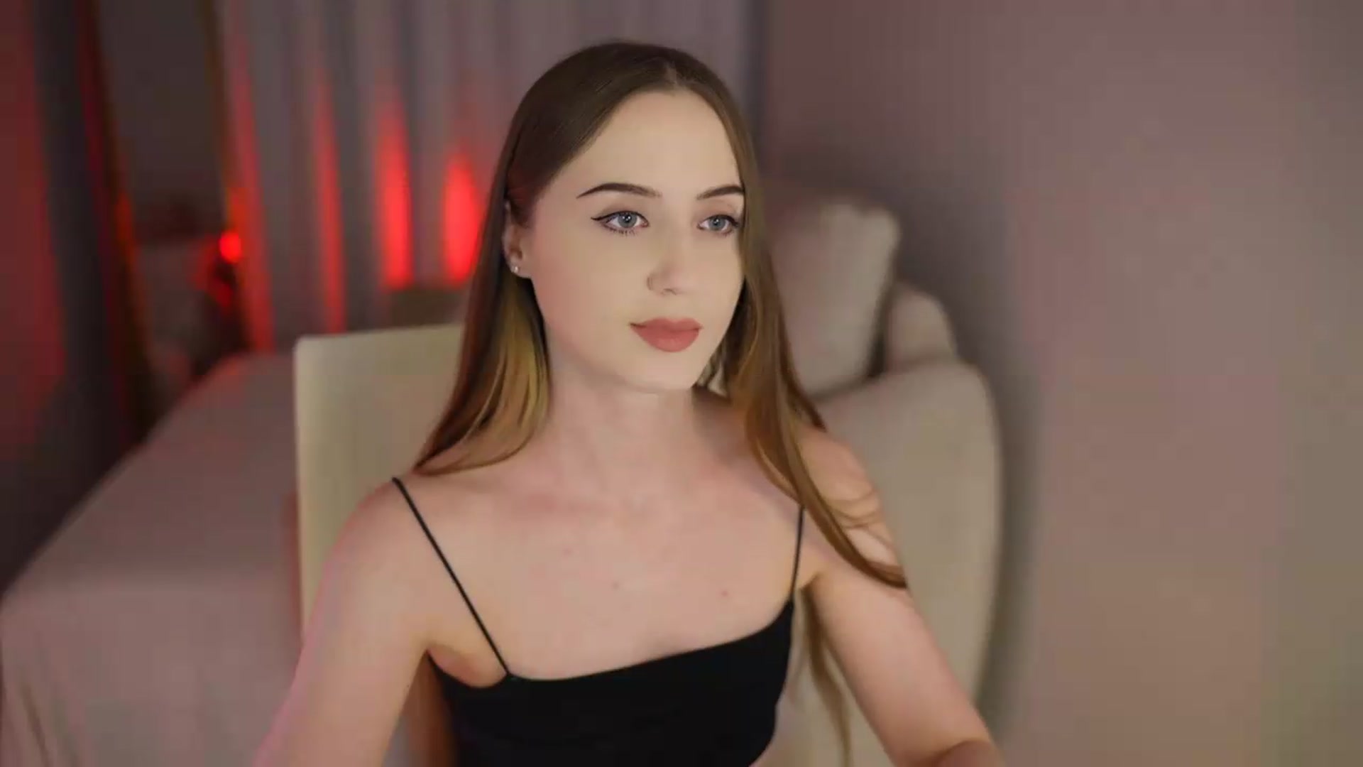 Gallery image thumbnail from Innocent_Soul's myfreecams stream on, 07/17/2026, 17:03 image 14 of 20