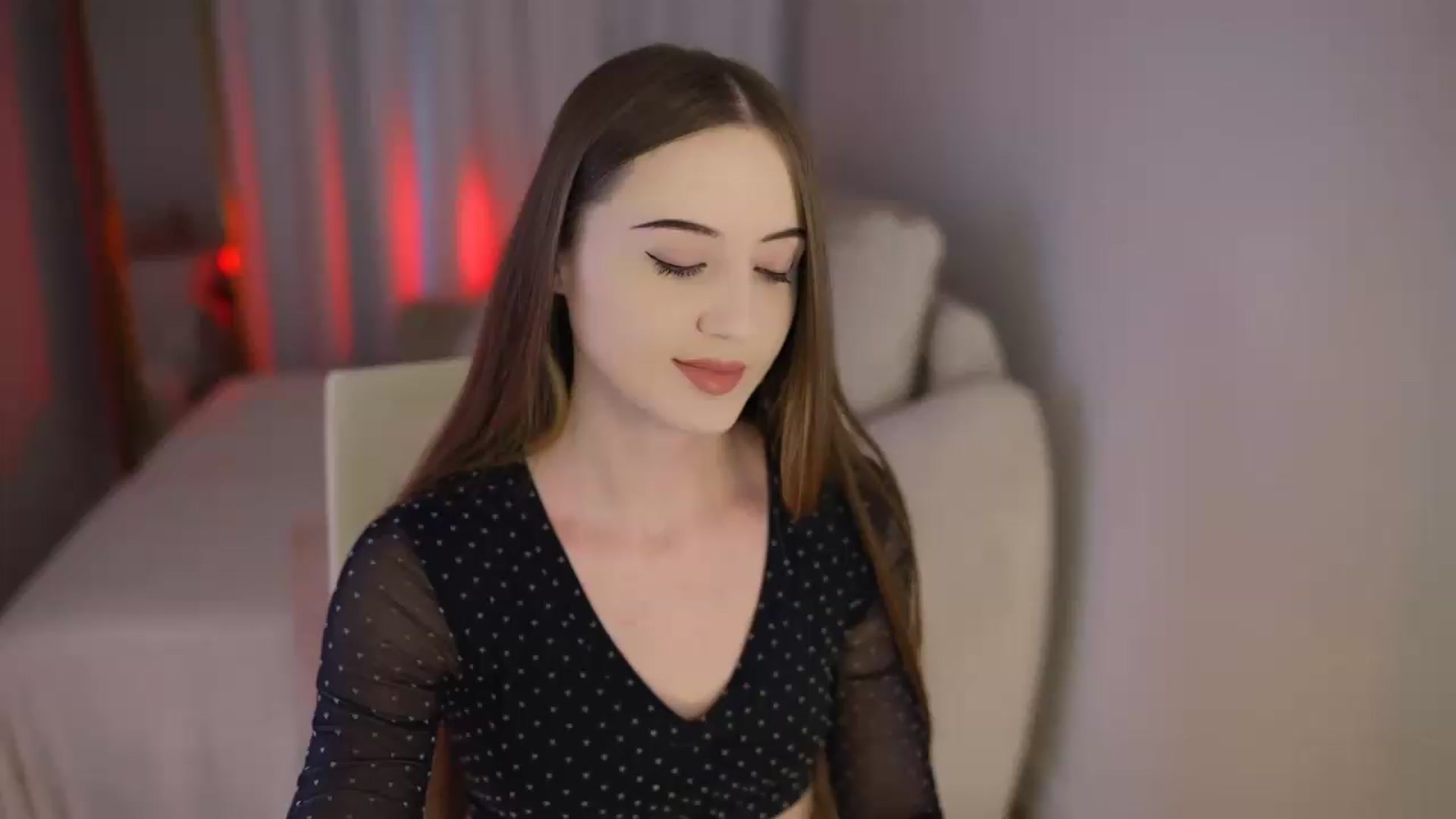 Gallery image thumbnail from Innocent_Soul's myfreecams stream on, 07/18/2026, 15:07 image 1 of 20
