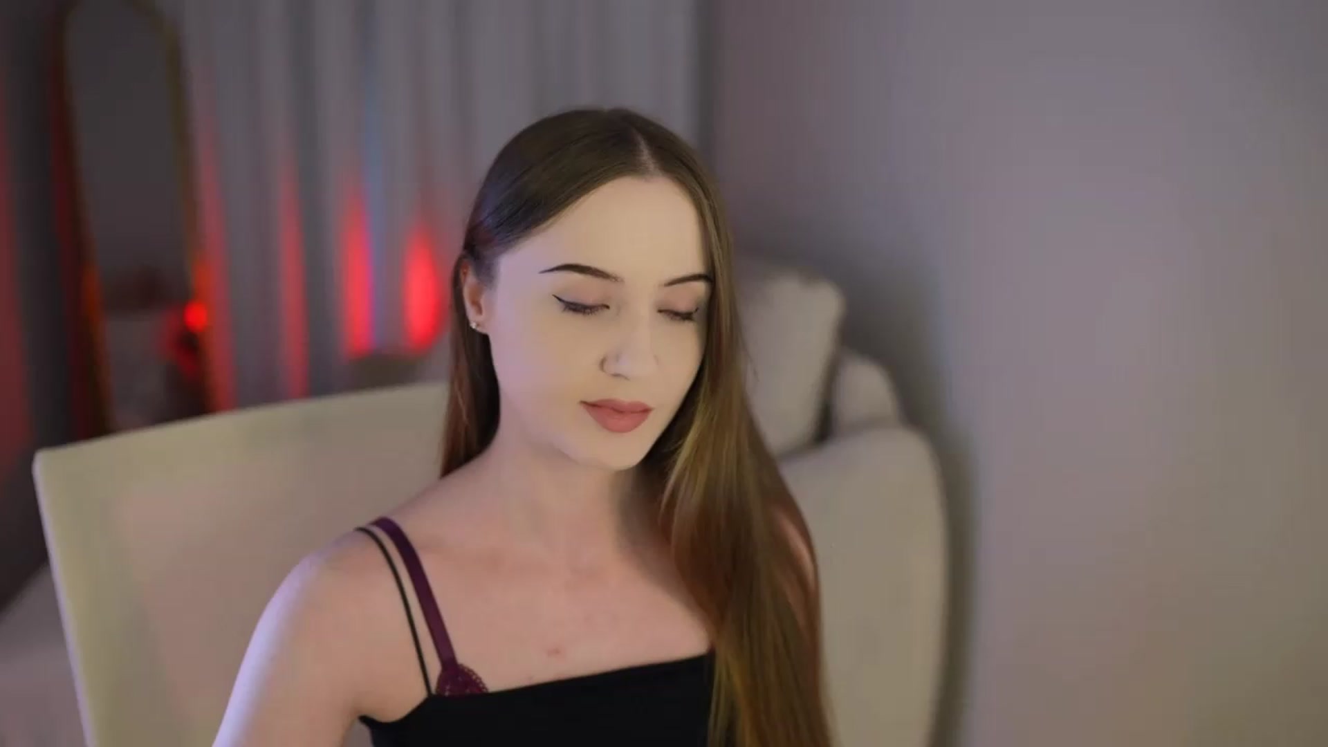 Gallery image thumbnail from Innocent_Soul's myfreecams stream on, 07/21/2026, 15:00 image 2 of 20