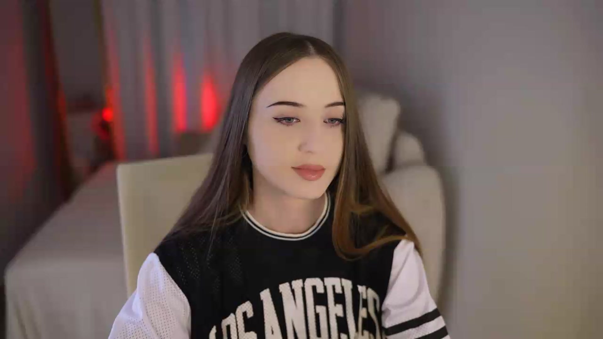 Gallery image thumbnail from Innocent_Soul's myfreecams stream on, 07/22/2026, 16:10 image 2 of 20