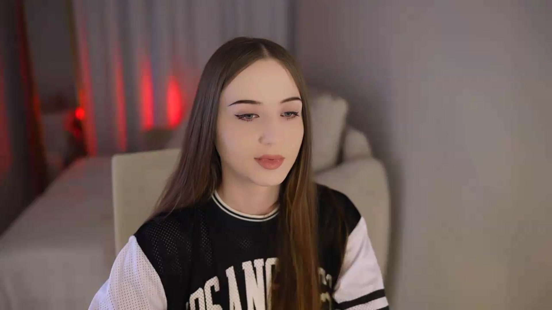 Gallery image thumbnail from Innocent_Soul's myfreecams stream on, 07/22/2026, 16:10 image 4 of 20