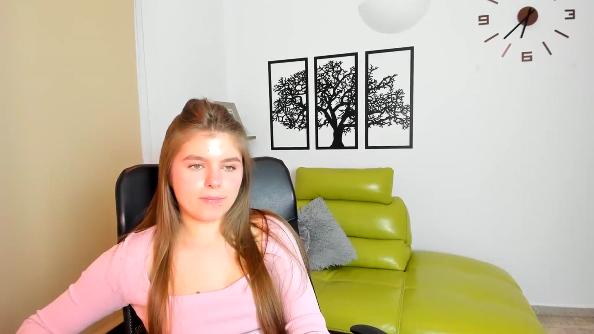 Gallery image thumbnail from Innolasa's myfreecams stream on, 03/16/2024, 18:26 image 7 of 20