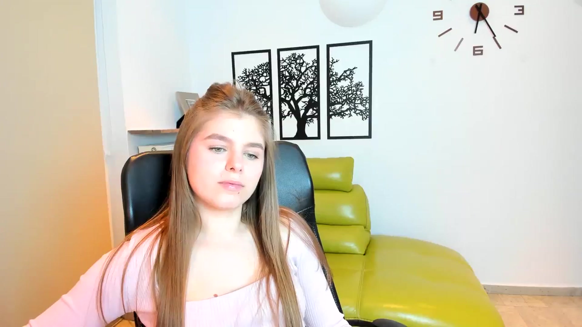 Gallery image thumbnail from Innolasa's myfreecams stream on, 03/16/2024, 18:26 image 3 of 20