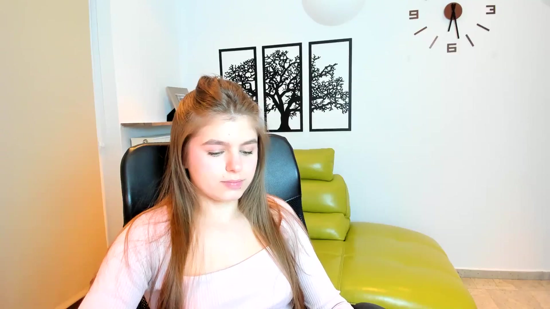 Gallery image thumbnail from Innolasa's myfreecams stream on, 03/16/2024, 18:26 image 4 of 20
