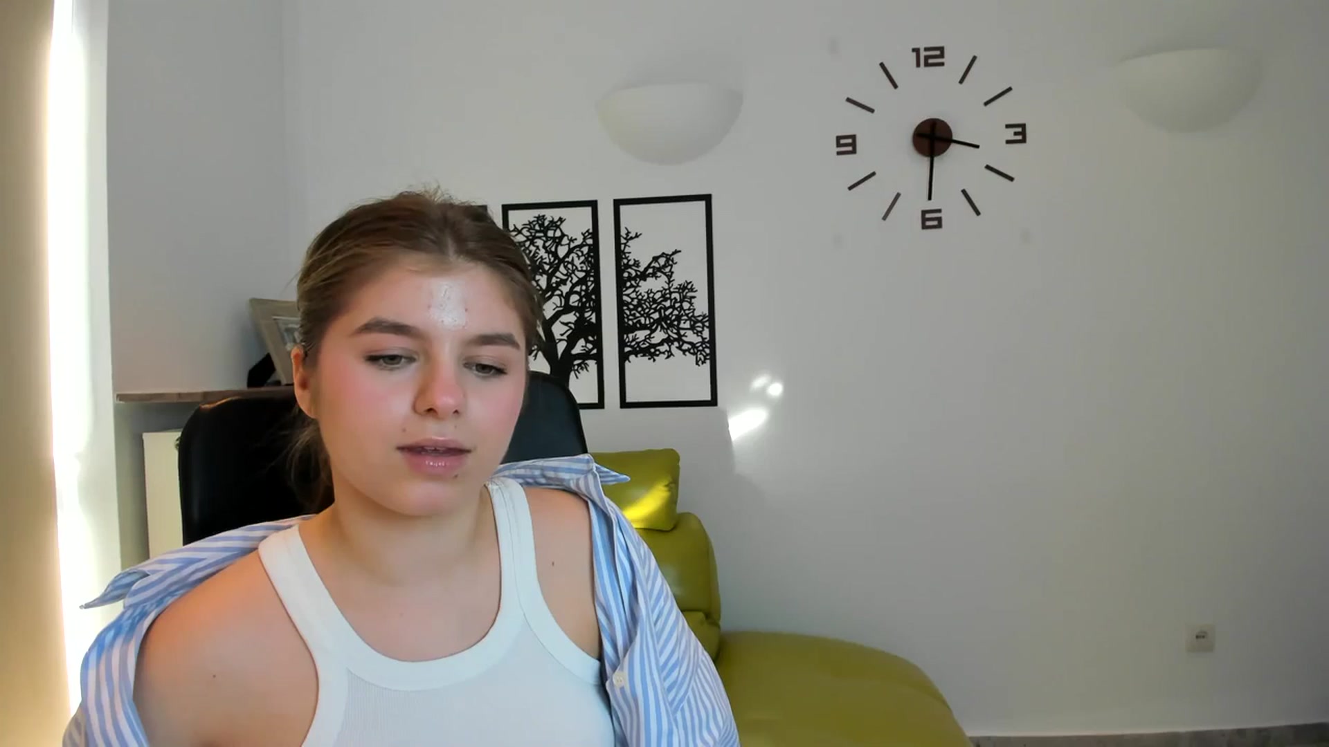 Gallery image thumbnail from Innolasa's myfreecams stream on, 03/17/2024, 14:38 image 8 of 20