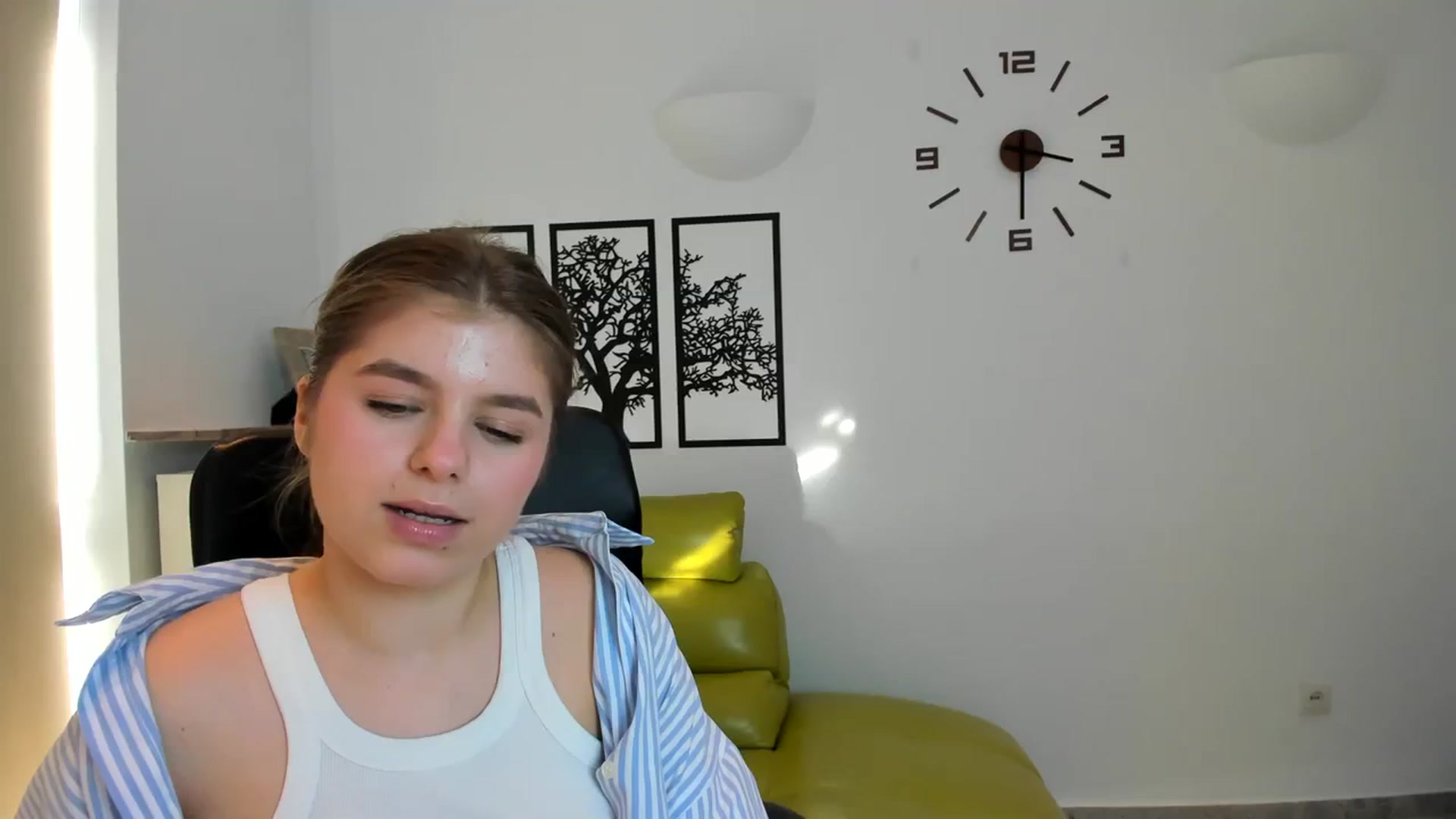 Gallery image thumbnail from Innolasa's myfreecams stream on, 03/17/2024, 14:38 image 7 of 20