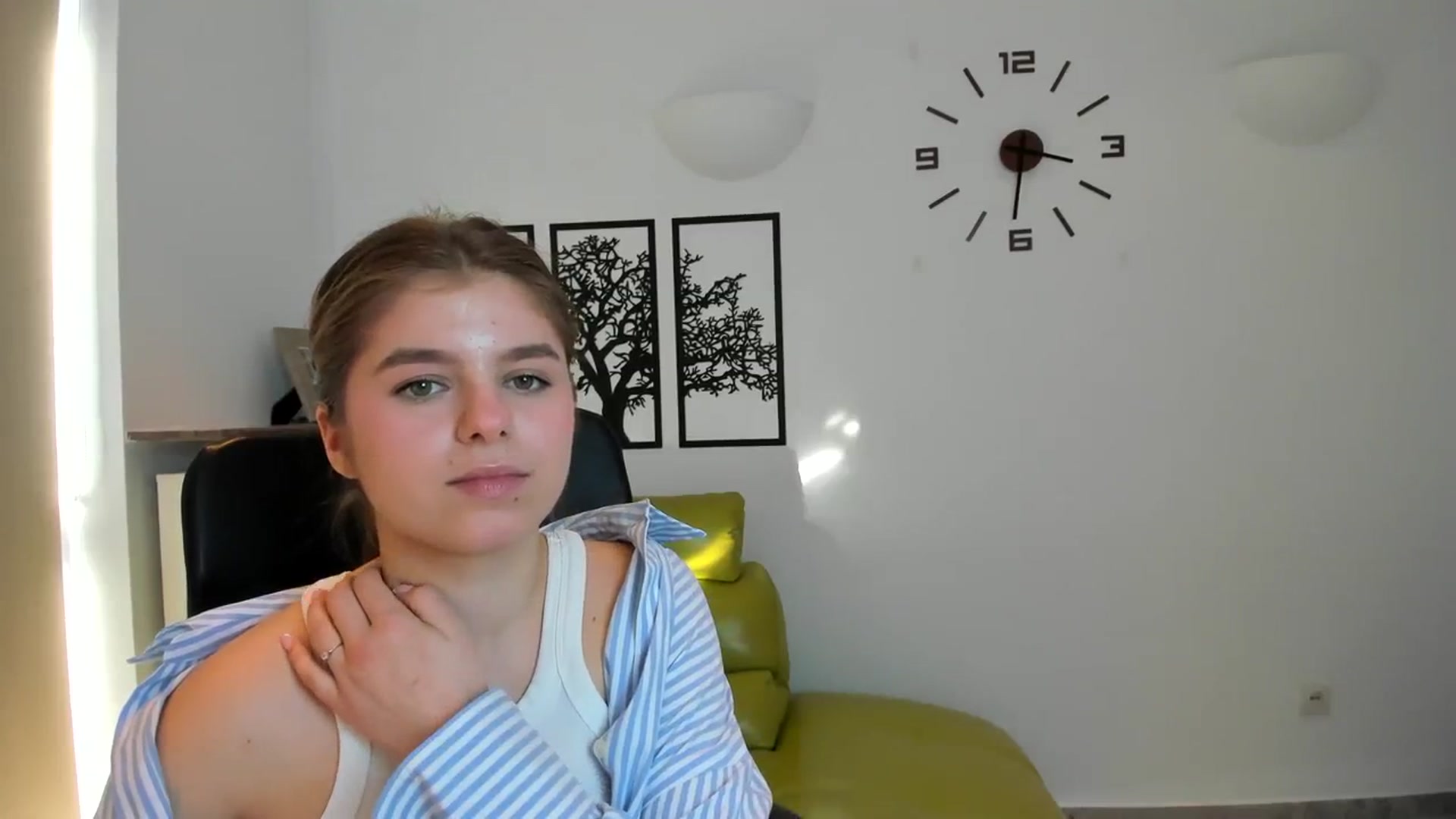 Gallery image thumbnail from Innolasa's myfreecams stream on, 03/17/2024, 14:38 image 9 of 20
