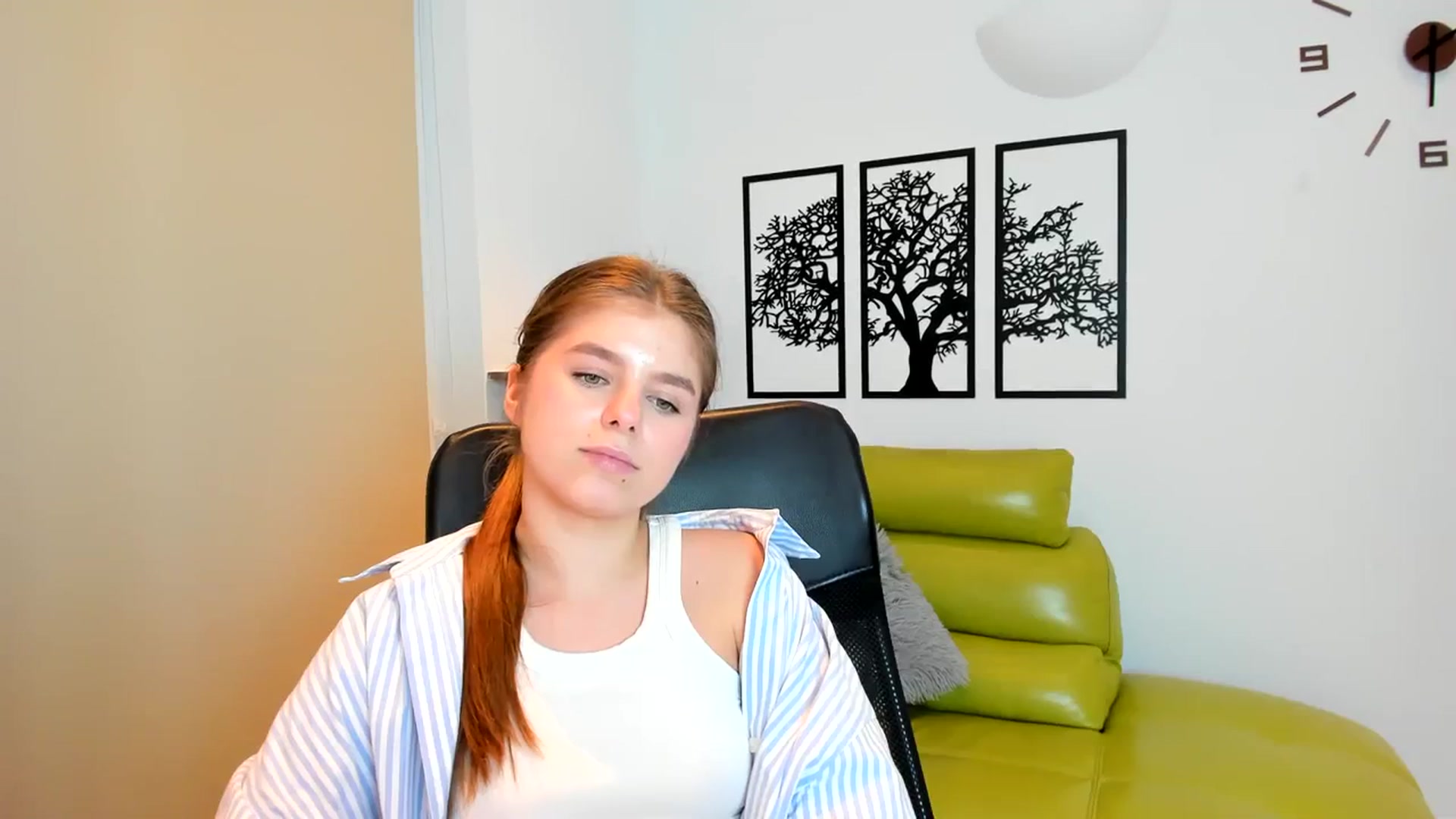 Gallery image thumbnail from Innolasa's myfreecams stream on, 03/17/2024, 17:40 image 10 of 20
