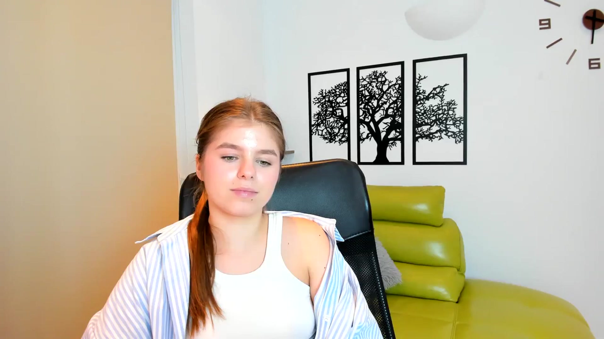 Gallery image thumbnail from Innolasa's myfreecams stream on, 03/17/2024, 17:40 image 13 of 20