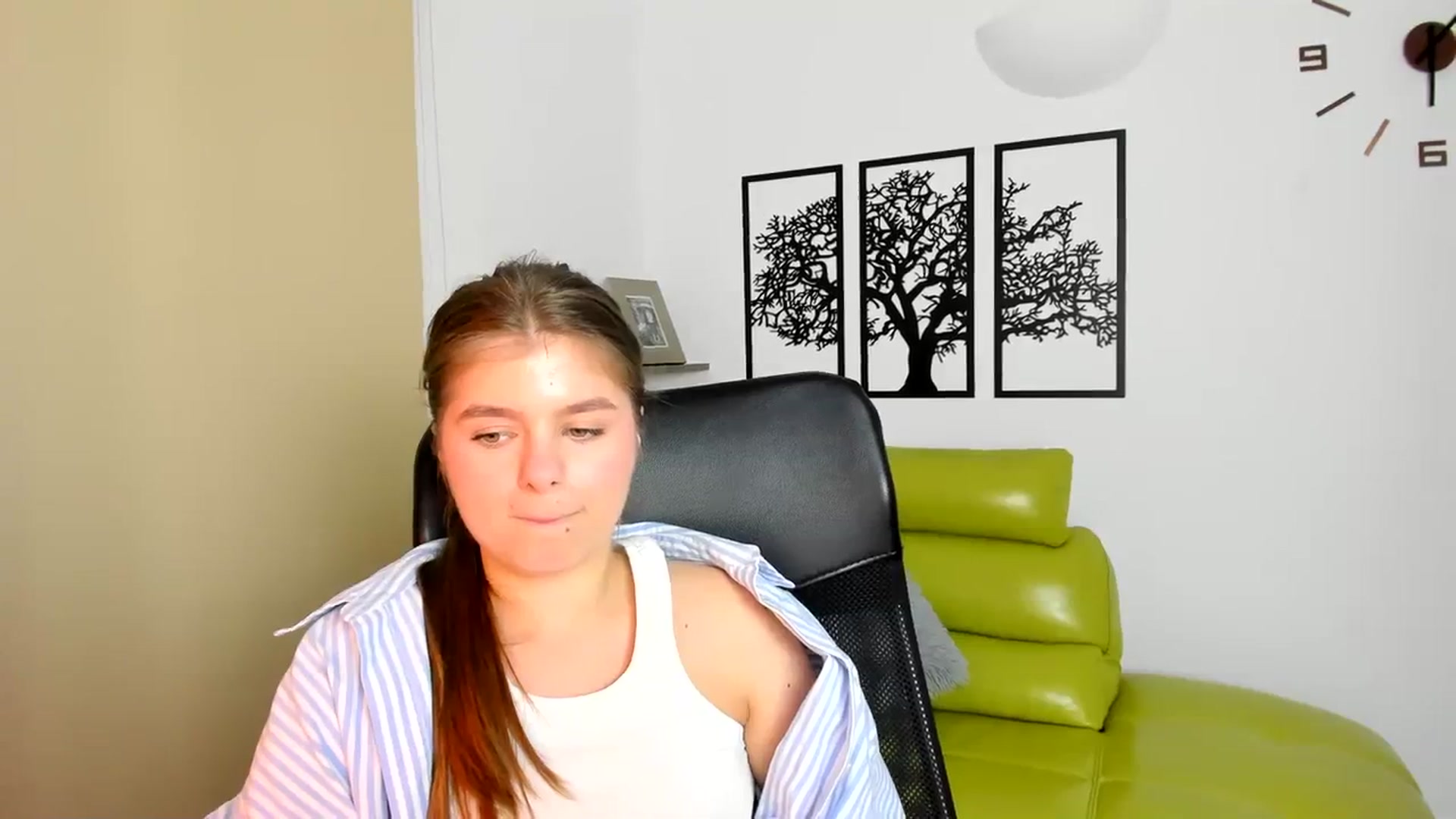 Gallery image thumbnail from Innolasa's myfreecams stream on, 03/17/2024, 17:40 image 9 of 20