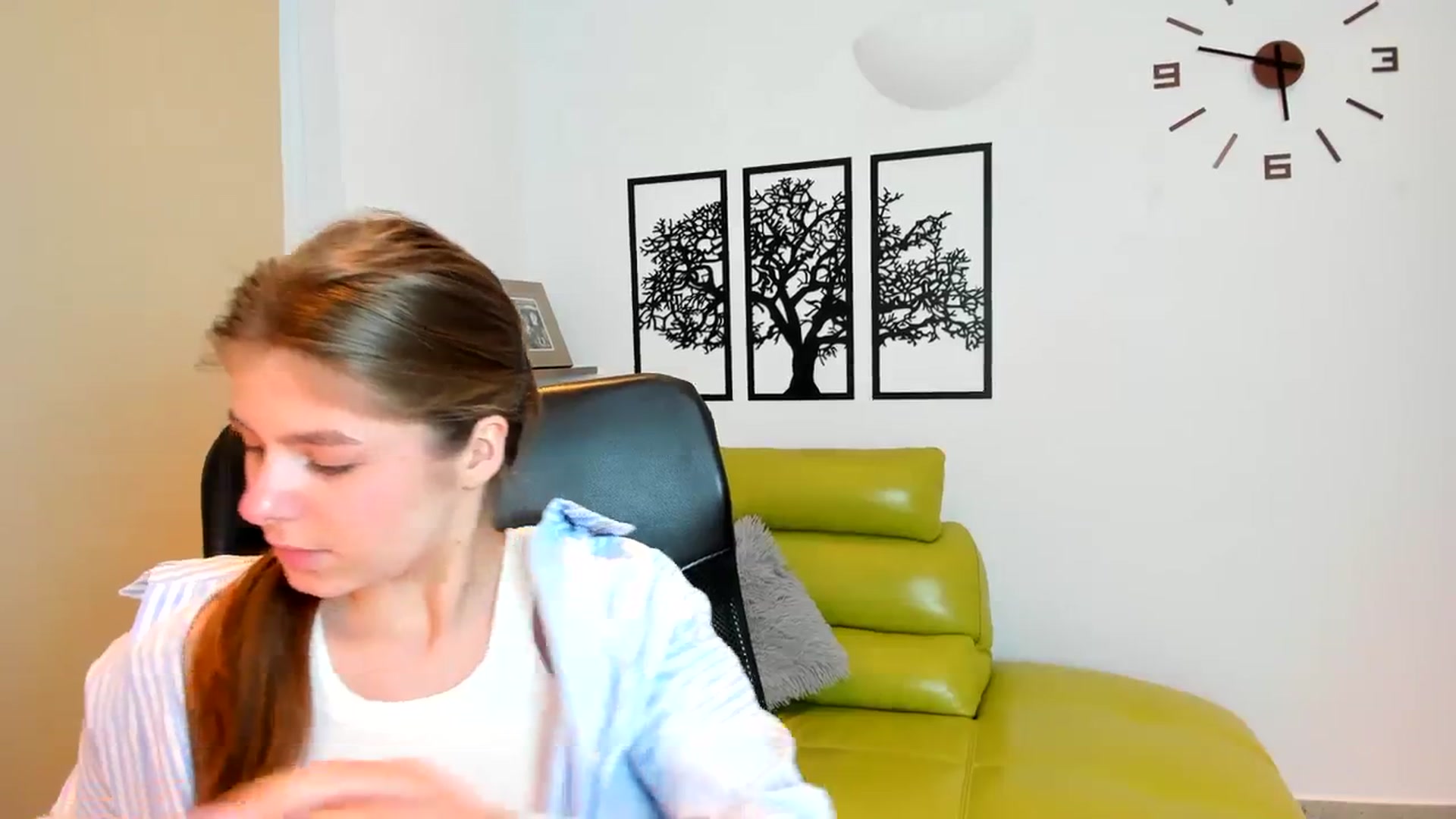 Gallery image thumbnail from Innolasa's myfreecams stream on, 03/17/2024, 17:40 image 2 of 20