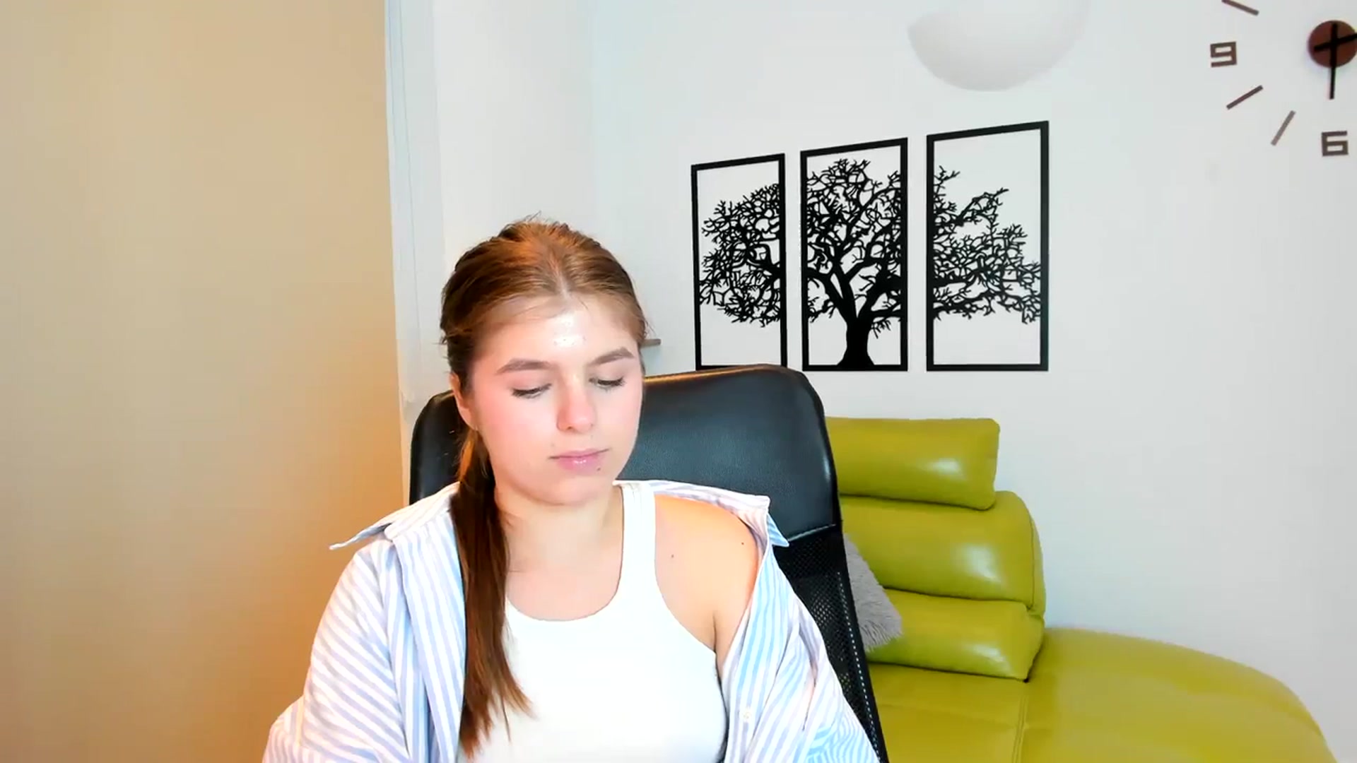 Gallery image thumbnail from Innolasa's myfreecams stream on, 03/17/2024, 17:40 image 11 of 20
