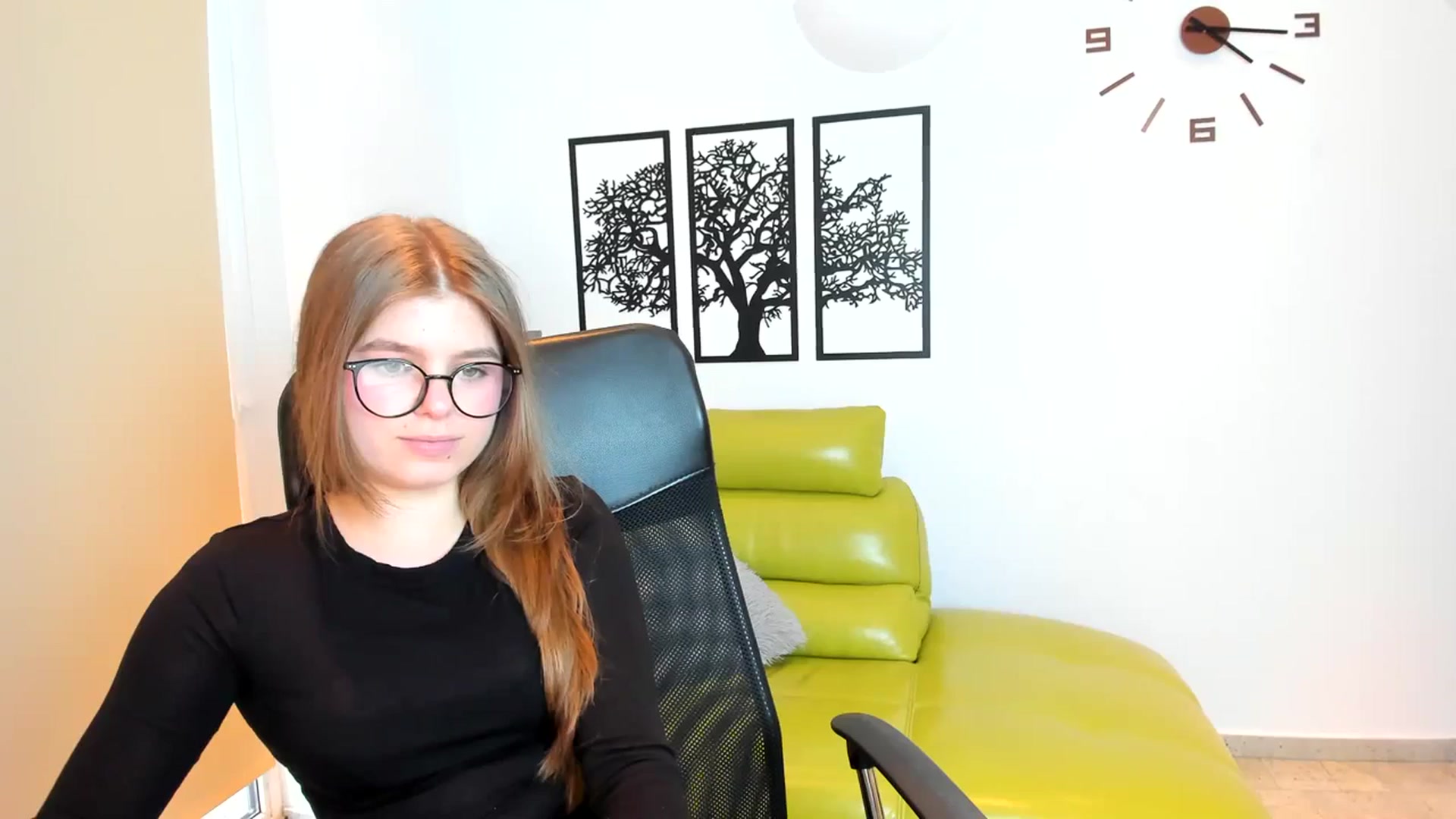 Gallery image thumbnail from Innolasa's myfreecams stream on, 03/18/2024, 16:20 image 12 of 20