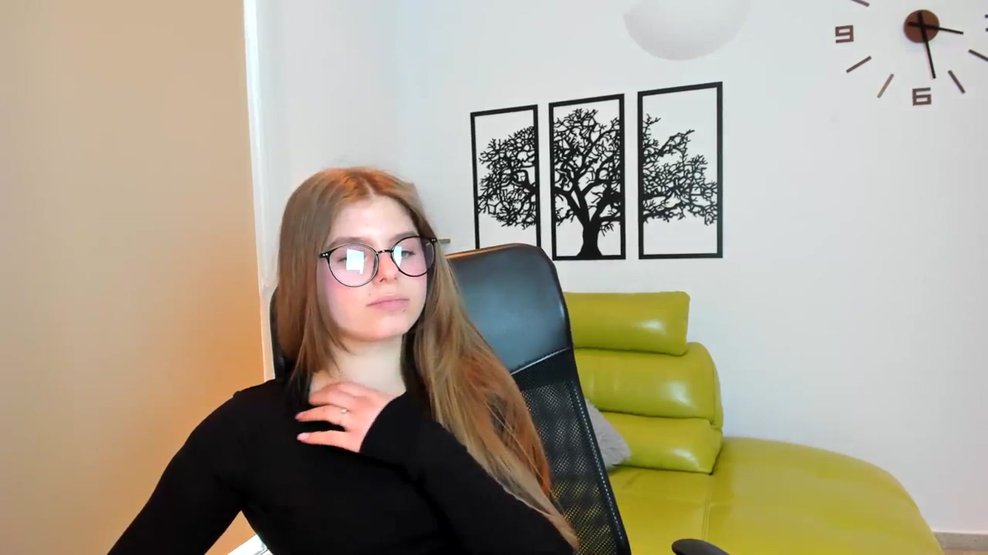 Gallery image thumbnail from Innolasa's myfreecams stream on, 03/18/2024, 16:20 image 5 of 20