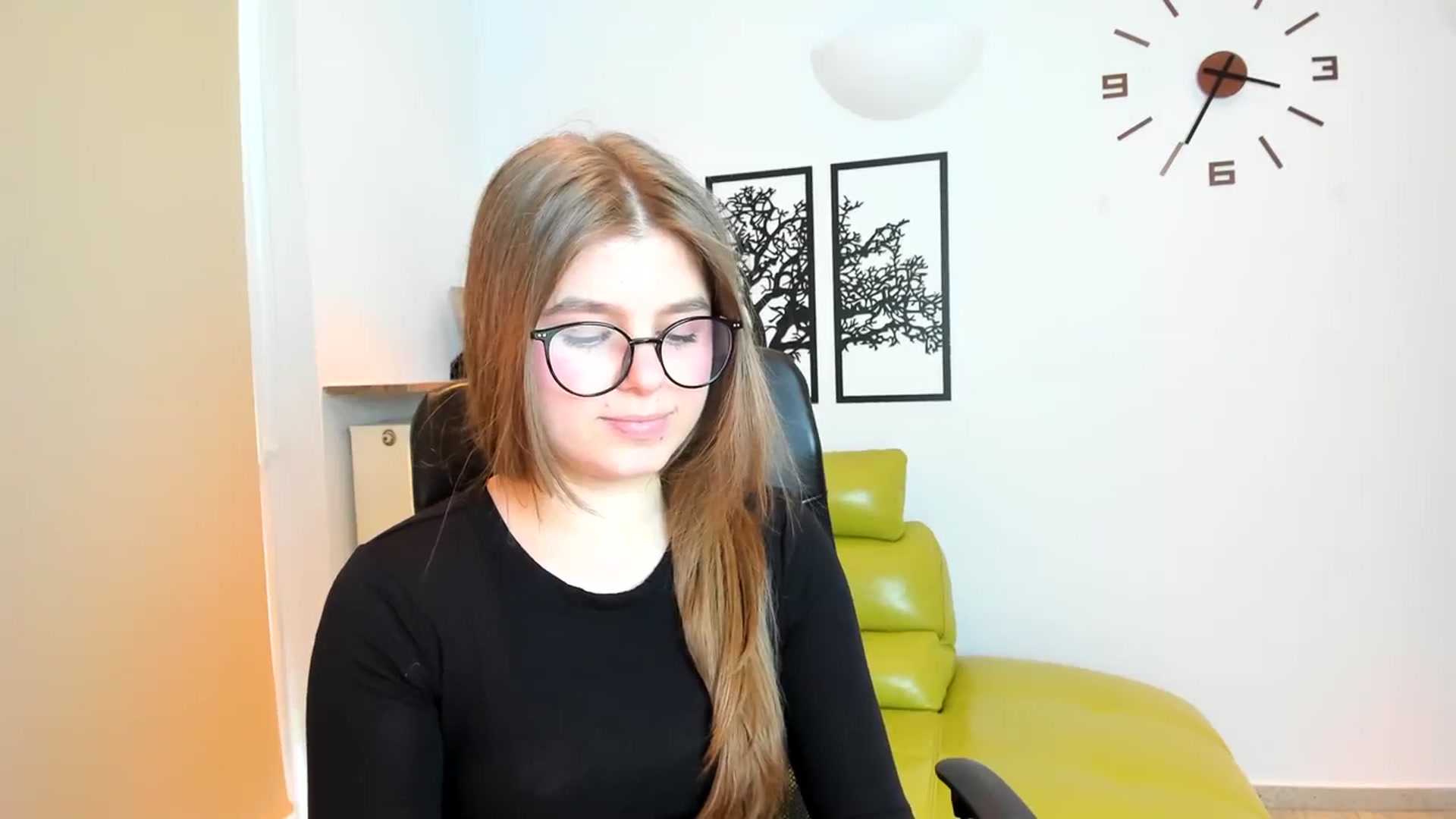 Gallery image thumbnail from Innolasa's myfreecams stream on, 03/18/2024, 16:20 image 6 of 20